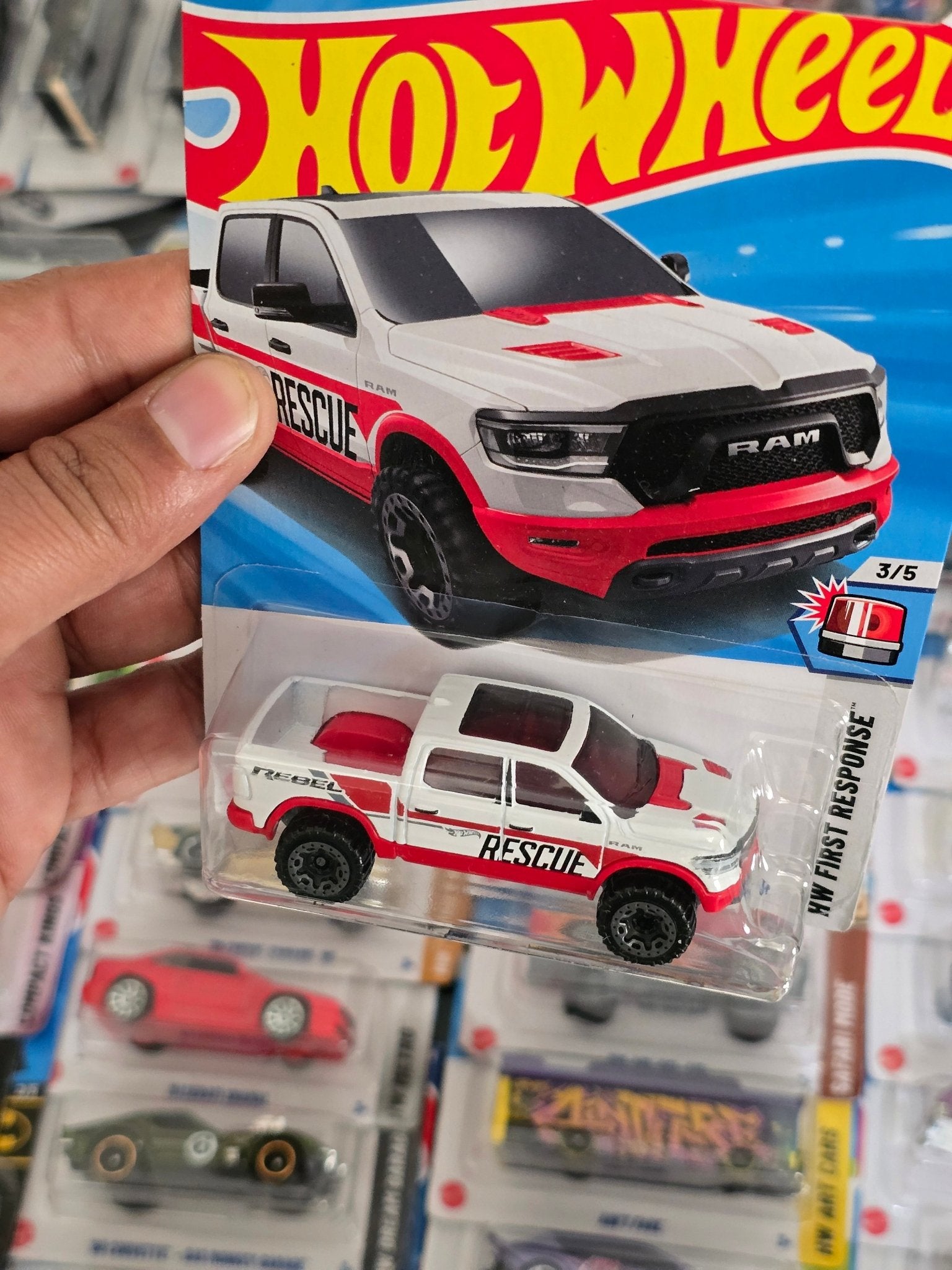 Hot Wheels 2020 RAM 1500 Rebel - White (Imported) - Kinder Logs