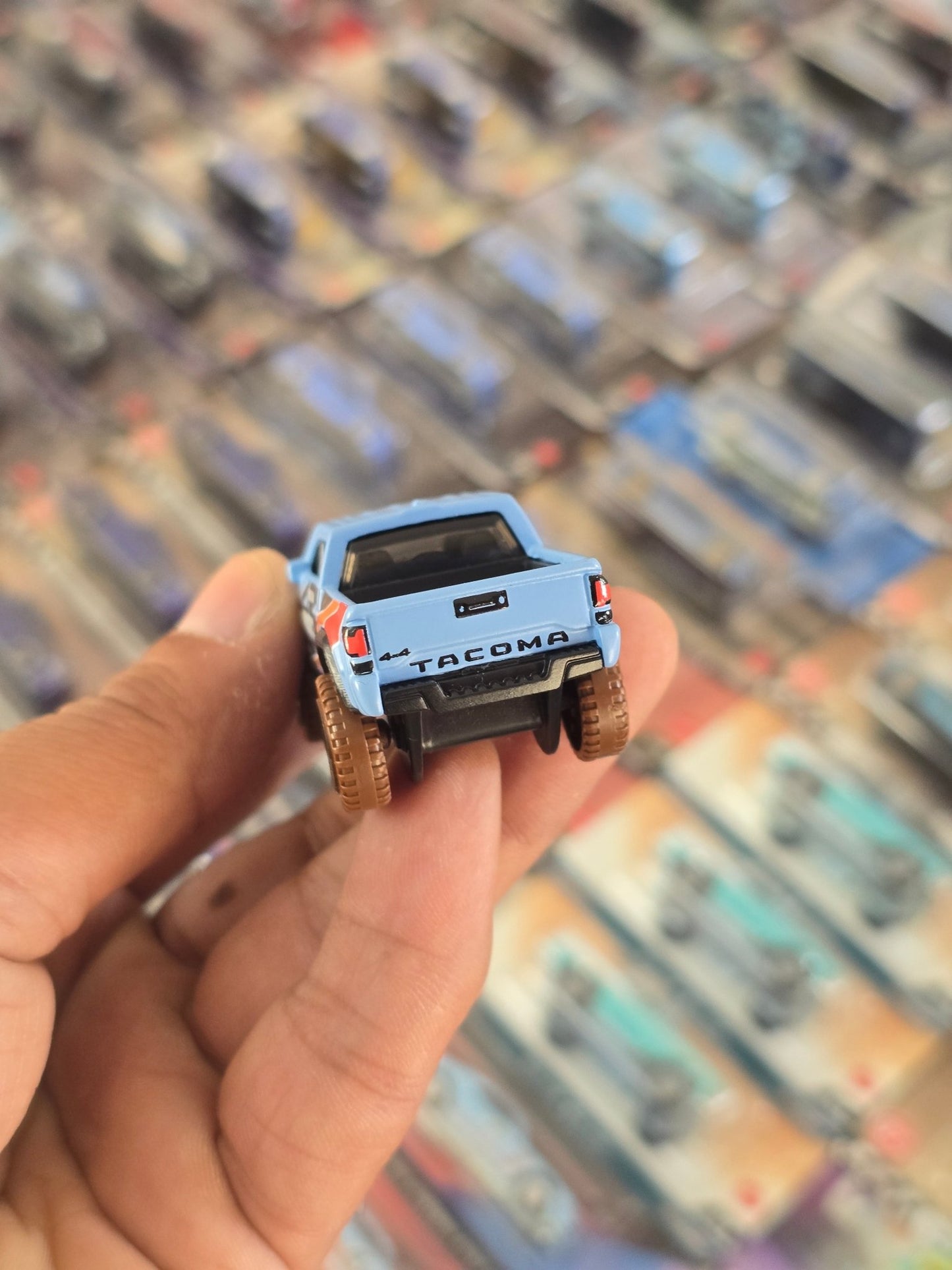 Hot Wheels 2020 Toyota Tacoma (Uncarded) - Kinder Logs