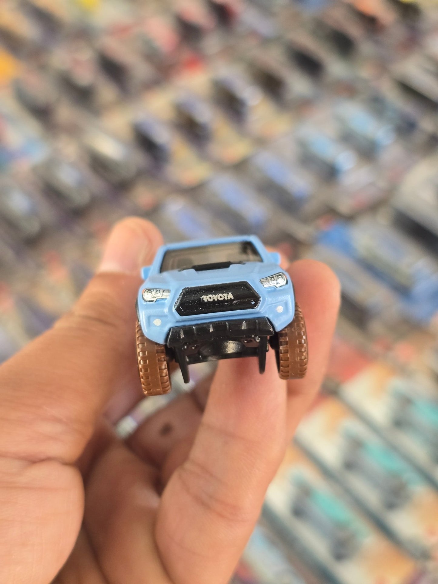 Hot Wheels 2020 Toyota Tacoma (Uncarded) - Kinder Logs