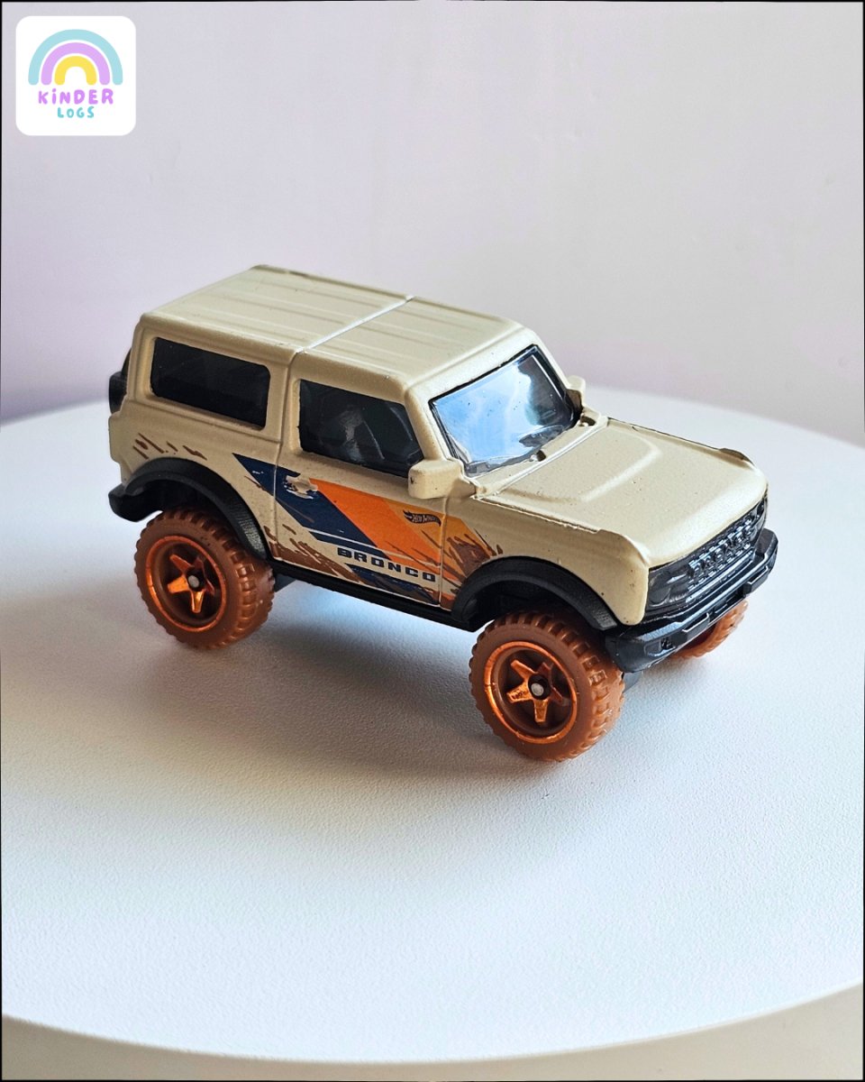 Hot Wheels 2021 Ford Bronco SUV (Uncarded) - Kinder Logs