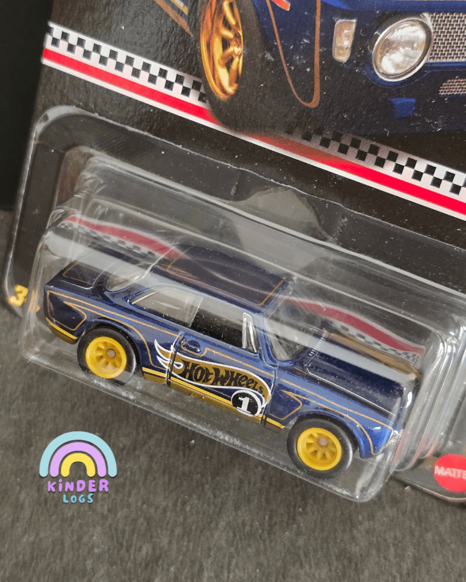 Hot Wheels Alfa Romeo Giulia Sprint GTA - 2022 Collector Edition - Kinder Logs