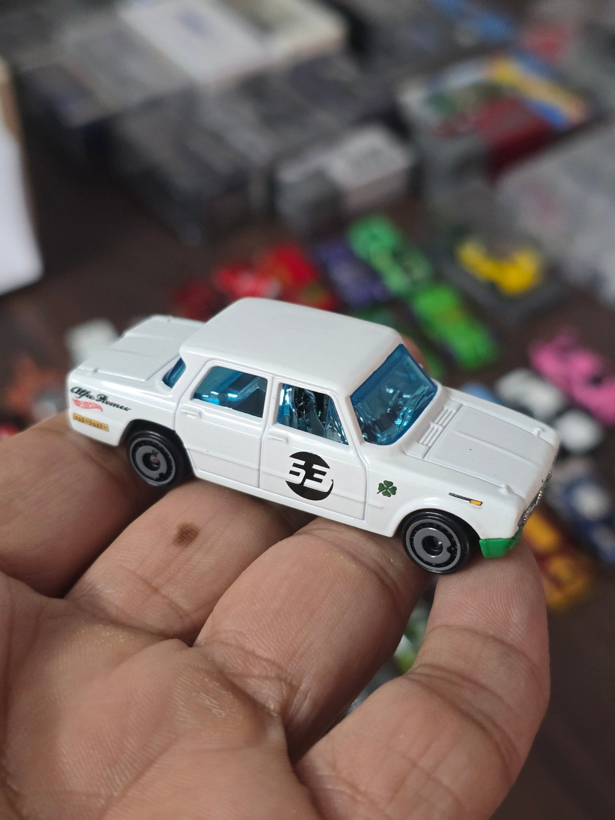 Hot Wheels Alfa Romeo Giulia Ti Super - White (Uncarded - New) - Kinder Logs