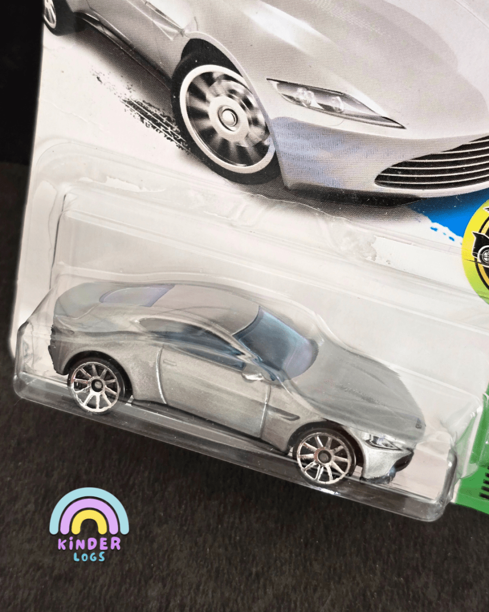 Hot Wheels Aston Martin DB10 - James Bond Spectre 007 (Creased Card) - Kinder Logs