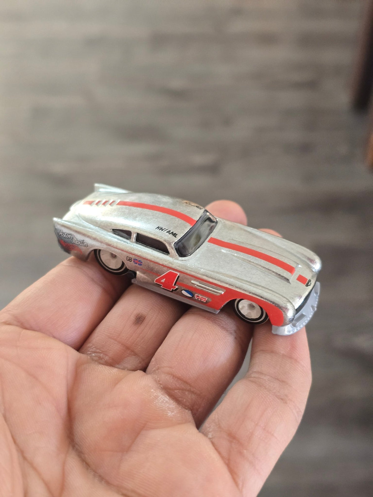 Hot Wheels Aston Martin DB4GT High - Speed Edition (Uncarded - New) - Kinder Logs