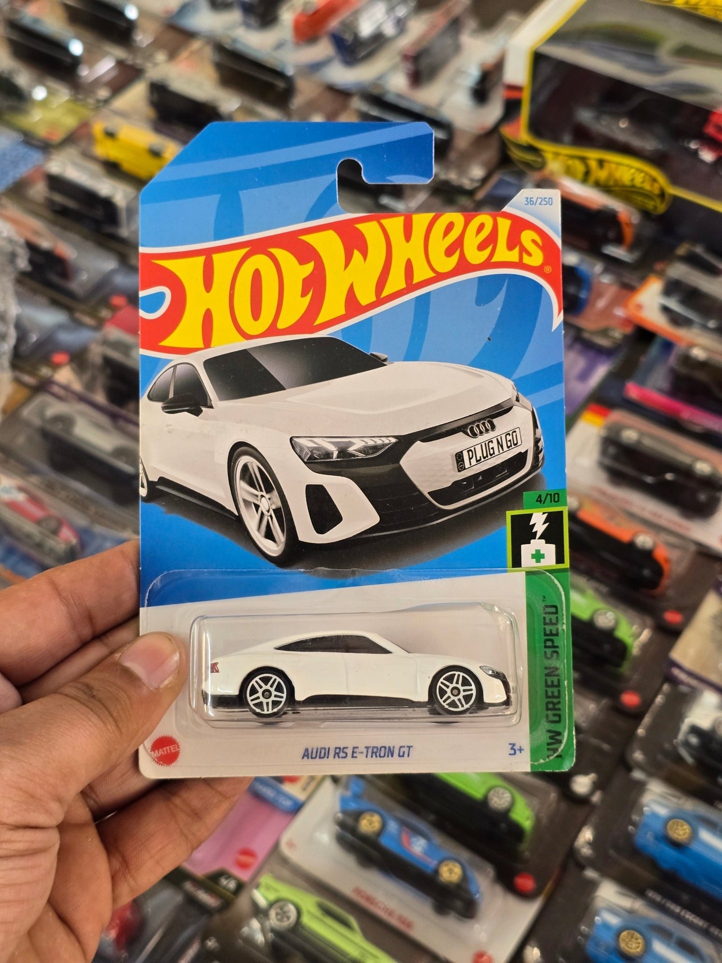 Hot Wheels Audi RS e - Tron GT (Imported) - Kinder Logs