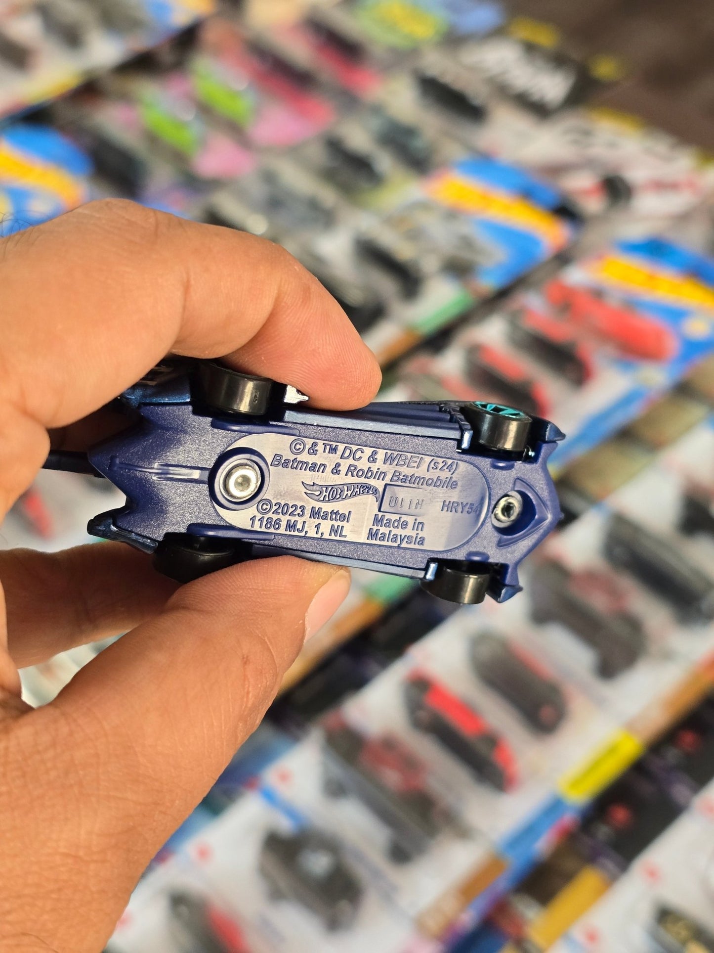 Hot Wheels Batman And Robin Batmobile 2025 (Uncarded) - Kinder Logs