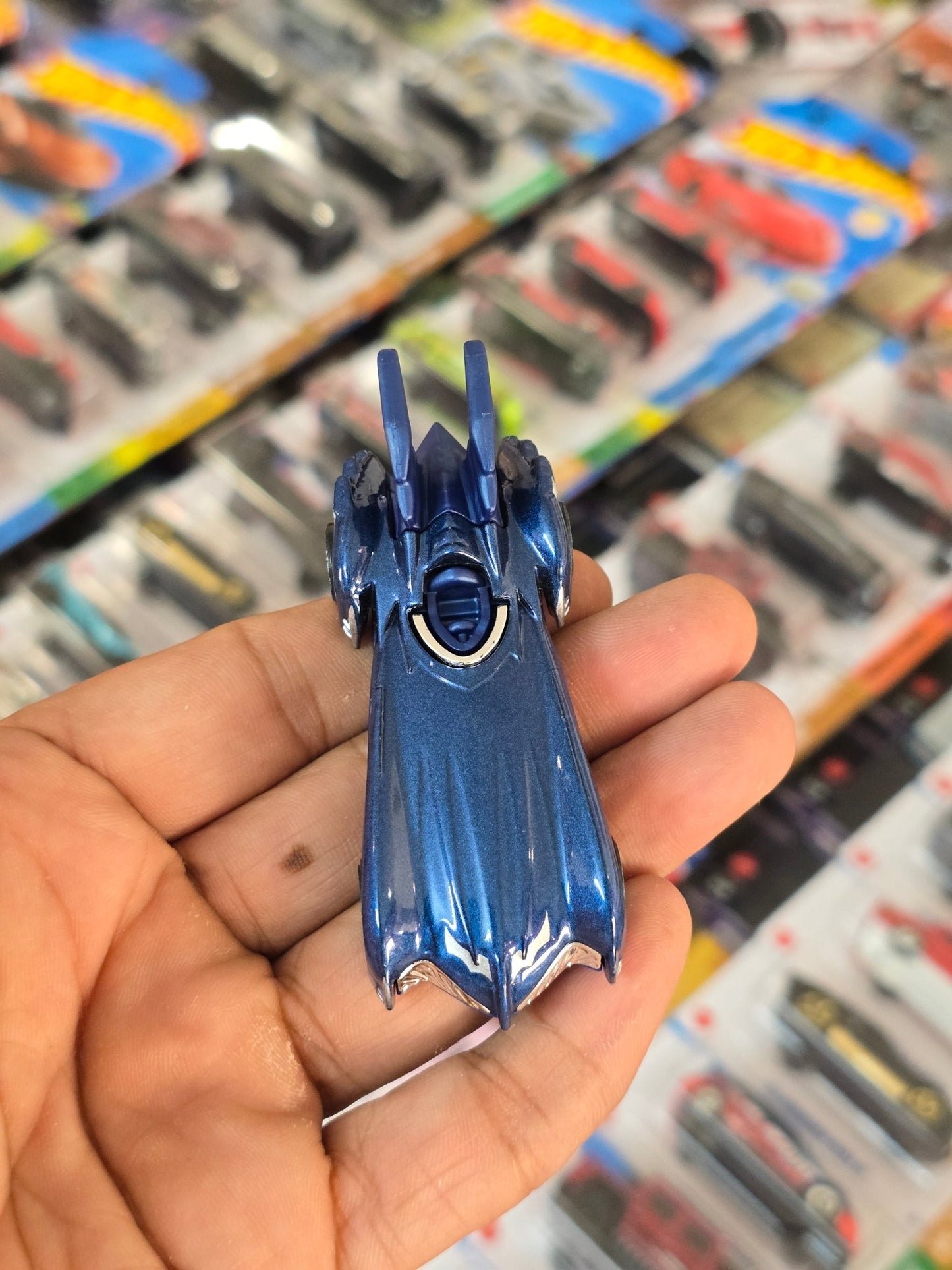 Hot Wheels Batman And Robin Batmobile 2025 (Uncarded) - Kinder Logs