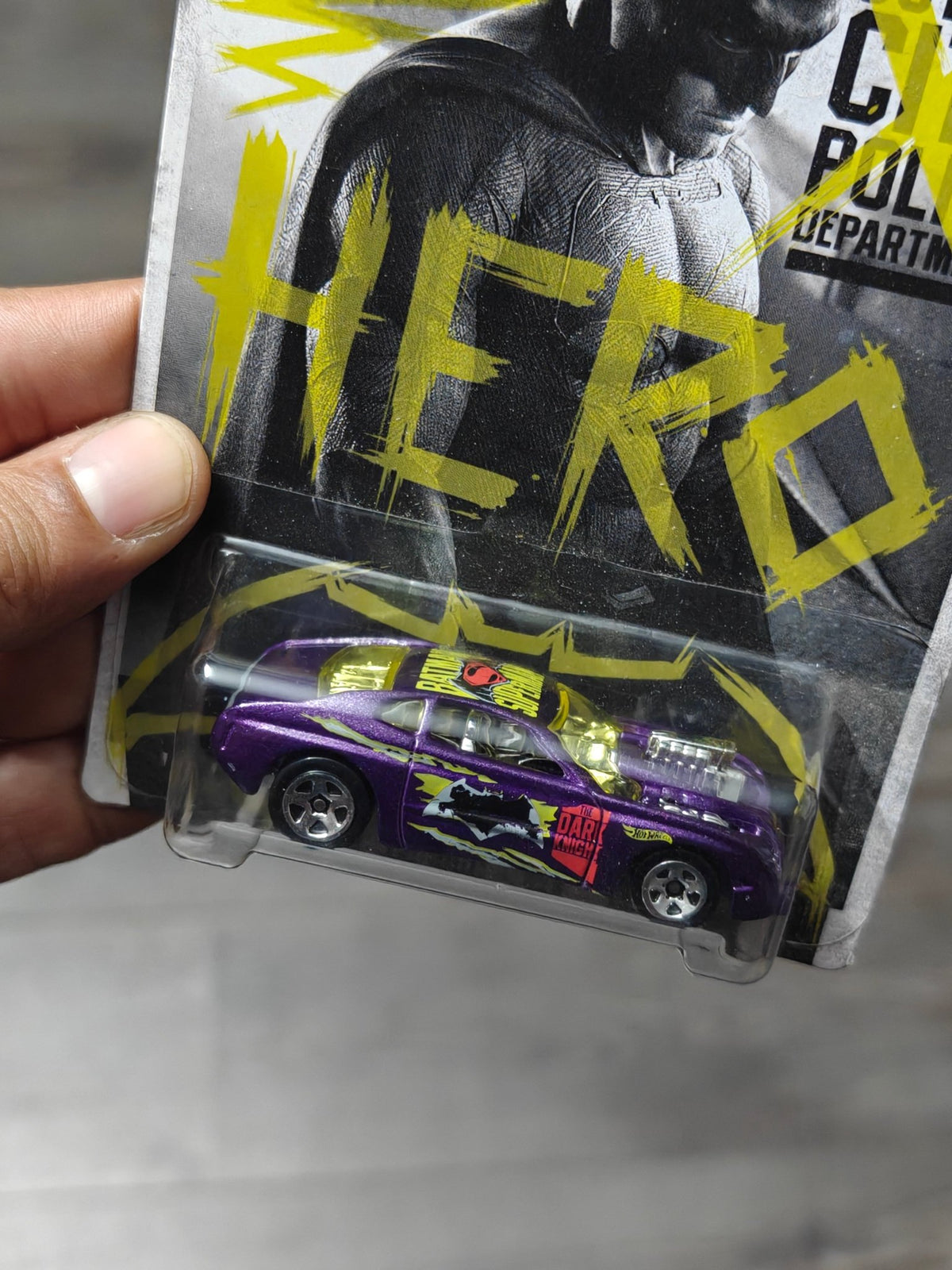 Hot Wheels Batman Overbored 454 - Gothams Dark Protector - Kinder Logs