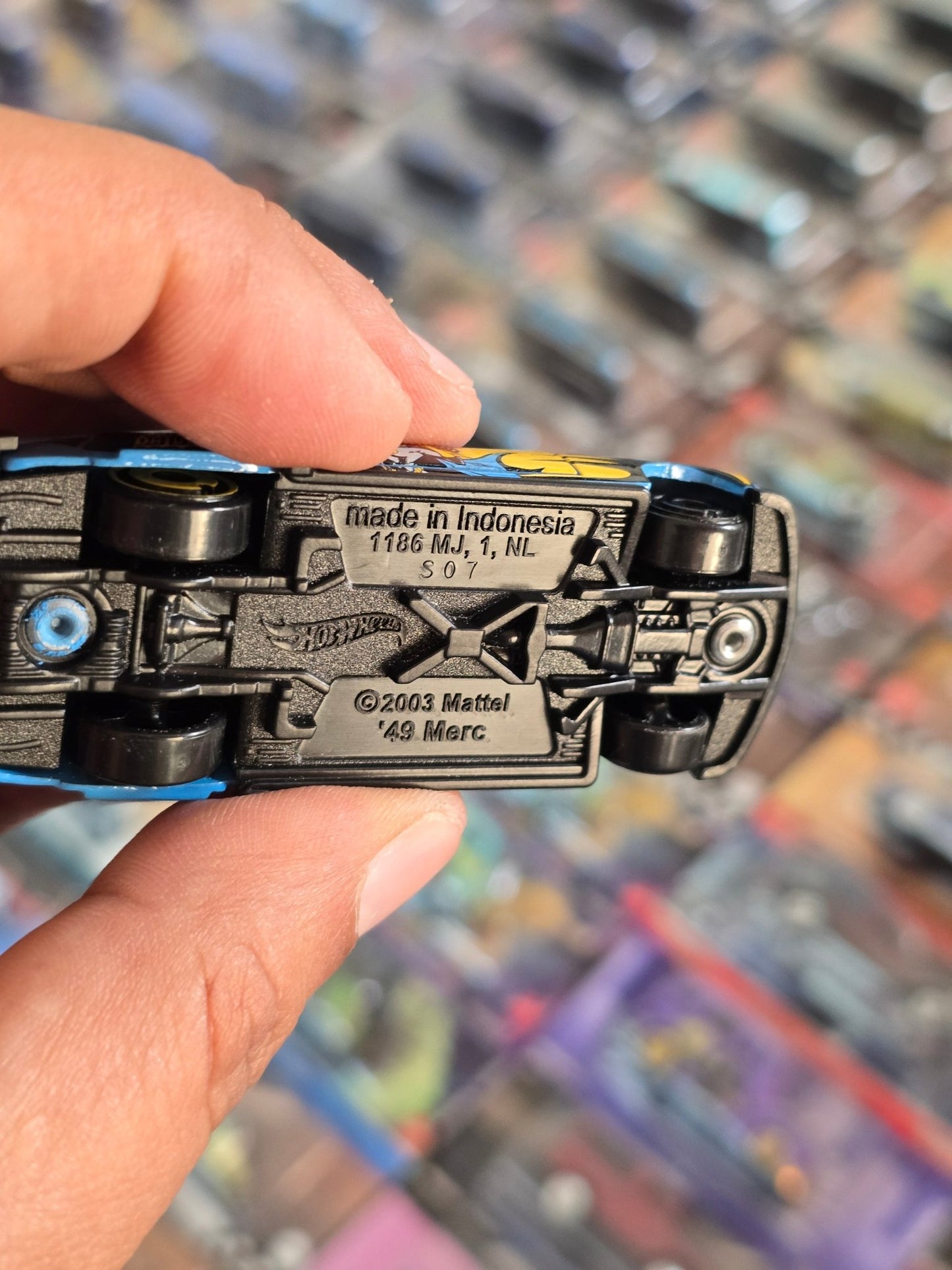 Hot Wheels Batman Series Batgirl Car (Uncarded) - Kinder Logs