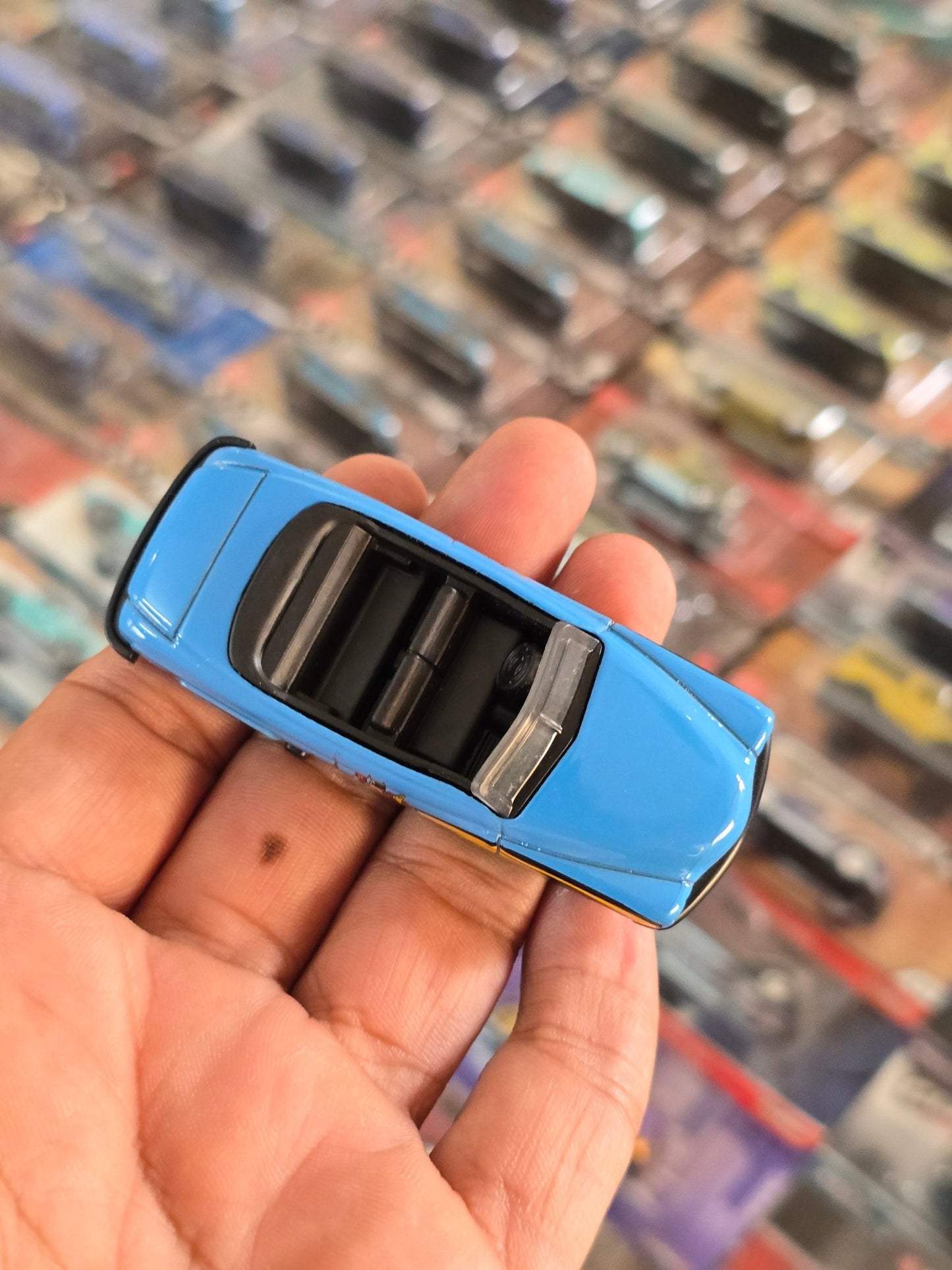 Hot Wheels Batman Series Batgirl Car (Uncarded) - Kinder Logs