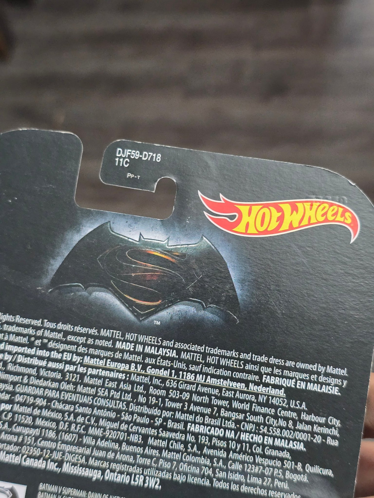 Hot Wheels Batman vs Superman Batwing (Rare Card) - Kinder Logs