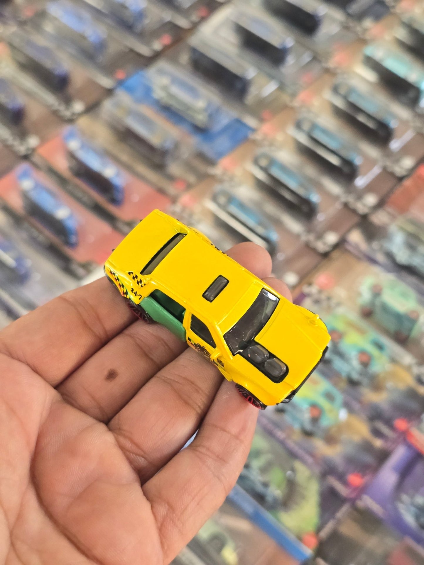 Hot Wheels Beach Taxi (Uncarded) - Kinder Logs