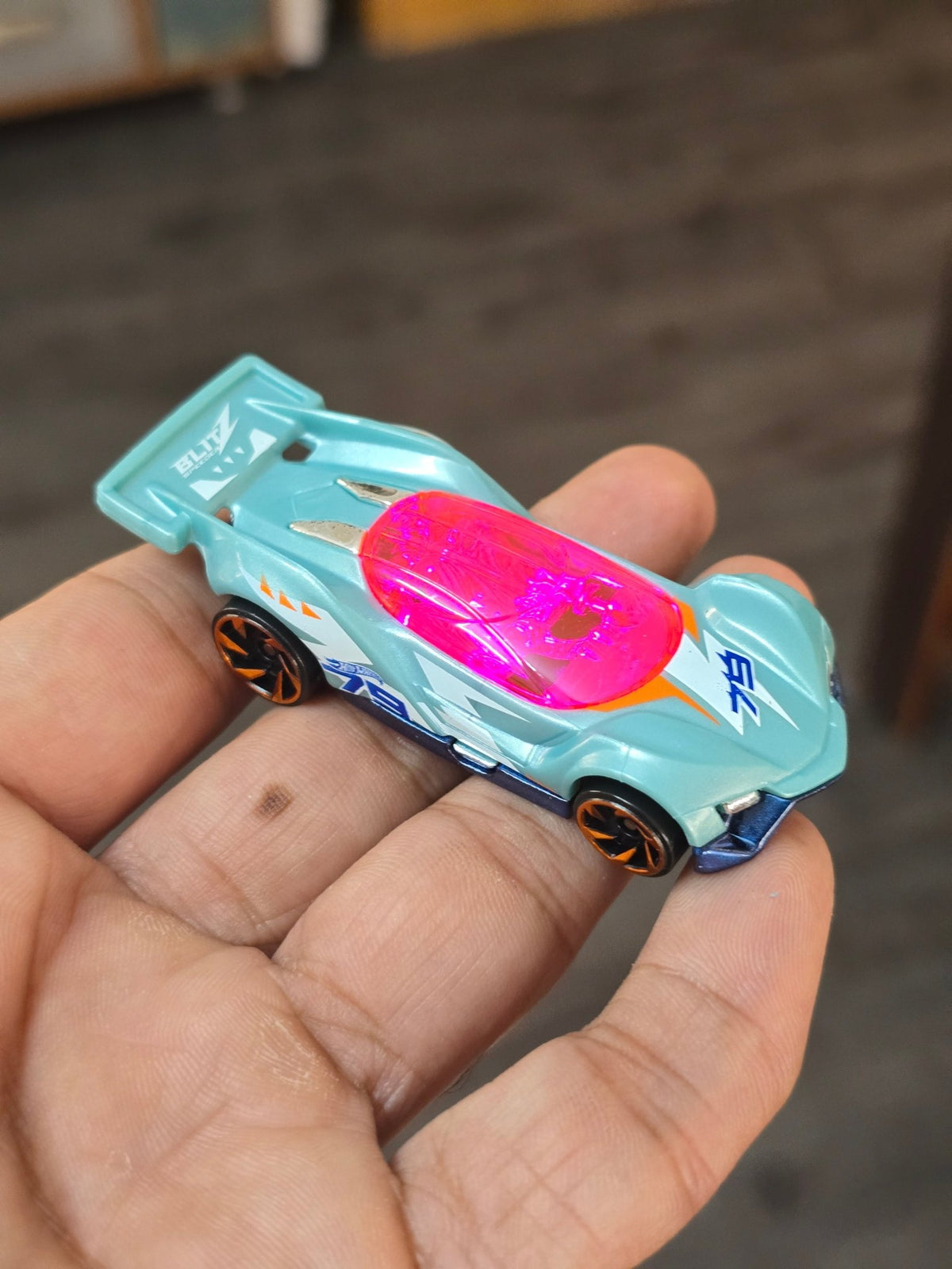 Hot Wheels Blitzspeeder 2026 (Uncarded - New) - Kinder Logs