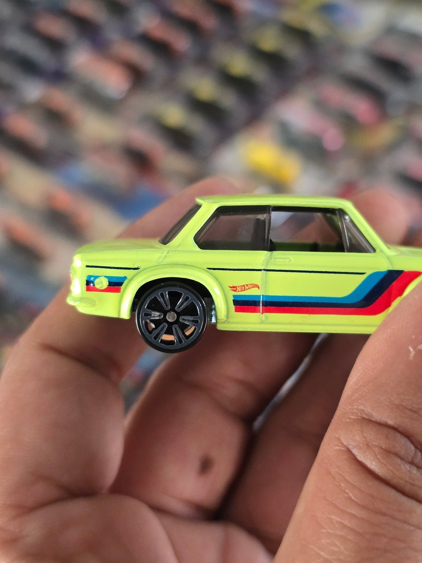 Hot Wheels BMW 2002 Neon Speeders - Green (Uncarded) - Kinder Logs