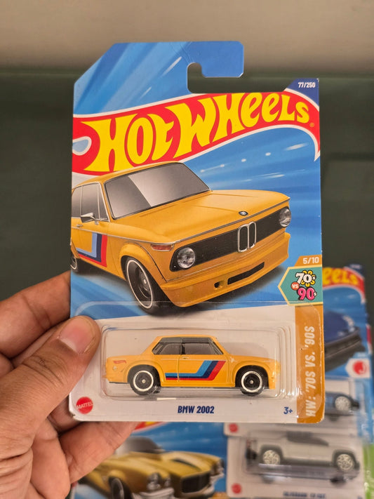 Hot Wheels BMW 2002 - Yellow (Imported) - Kinder Logs
