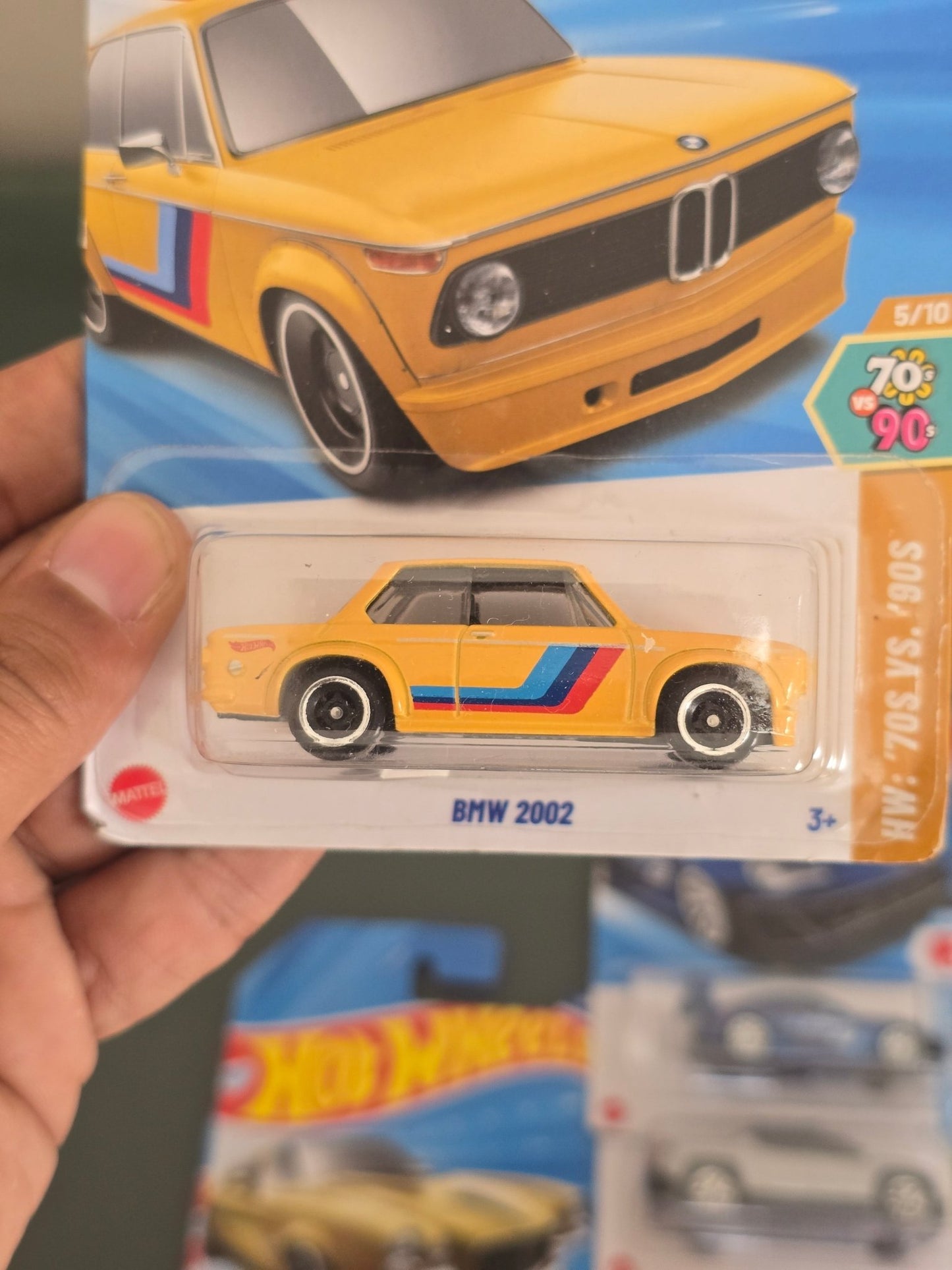 Hot Wheels BMW 2002 - Yellow (Imported) - Kinder Logs