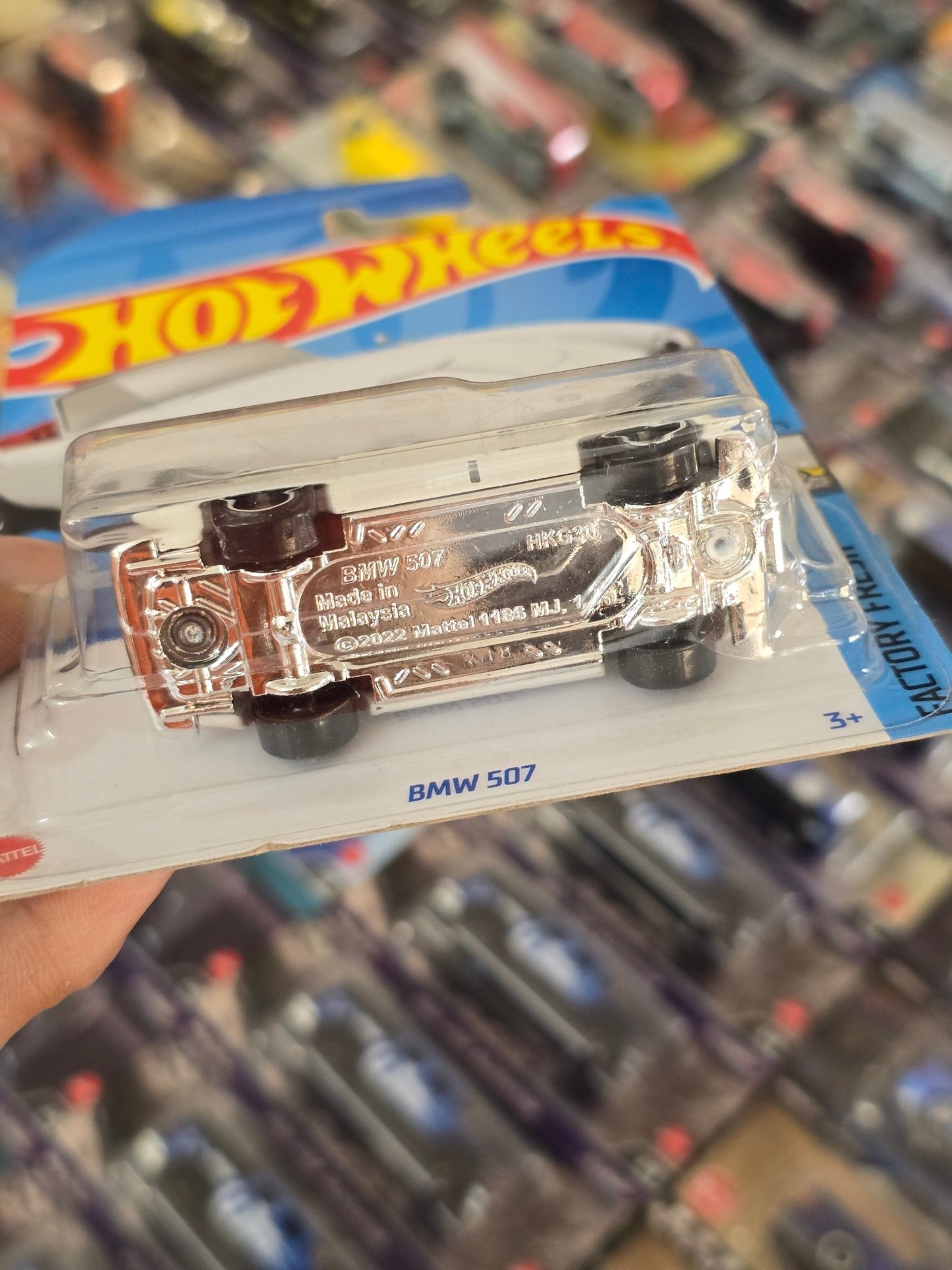 Hot Wheels BMW 507 (White) - Kinder Logs