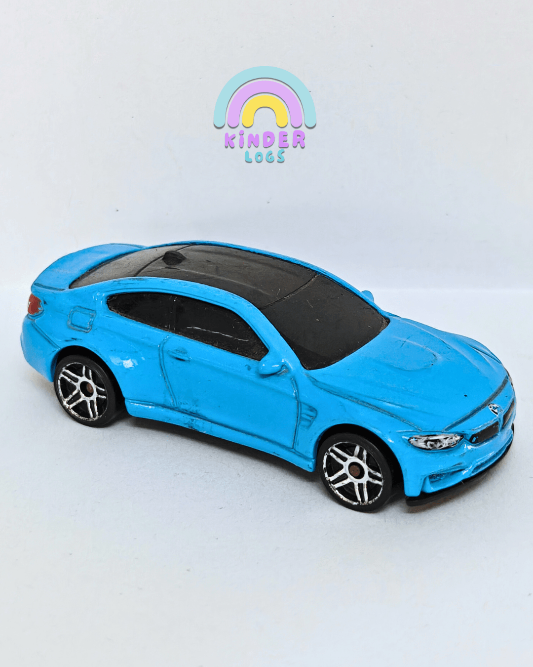 Hot Wheels BMW M4 - Blue (Pre - Owned) - Kinder Logs