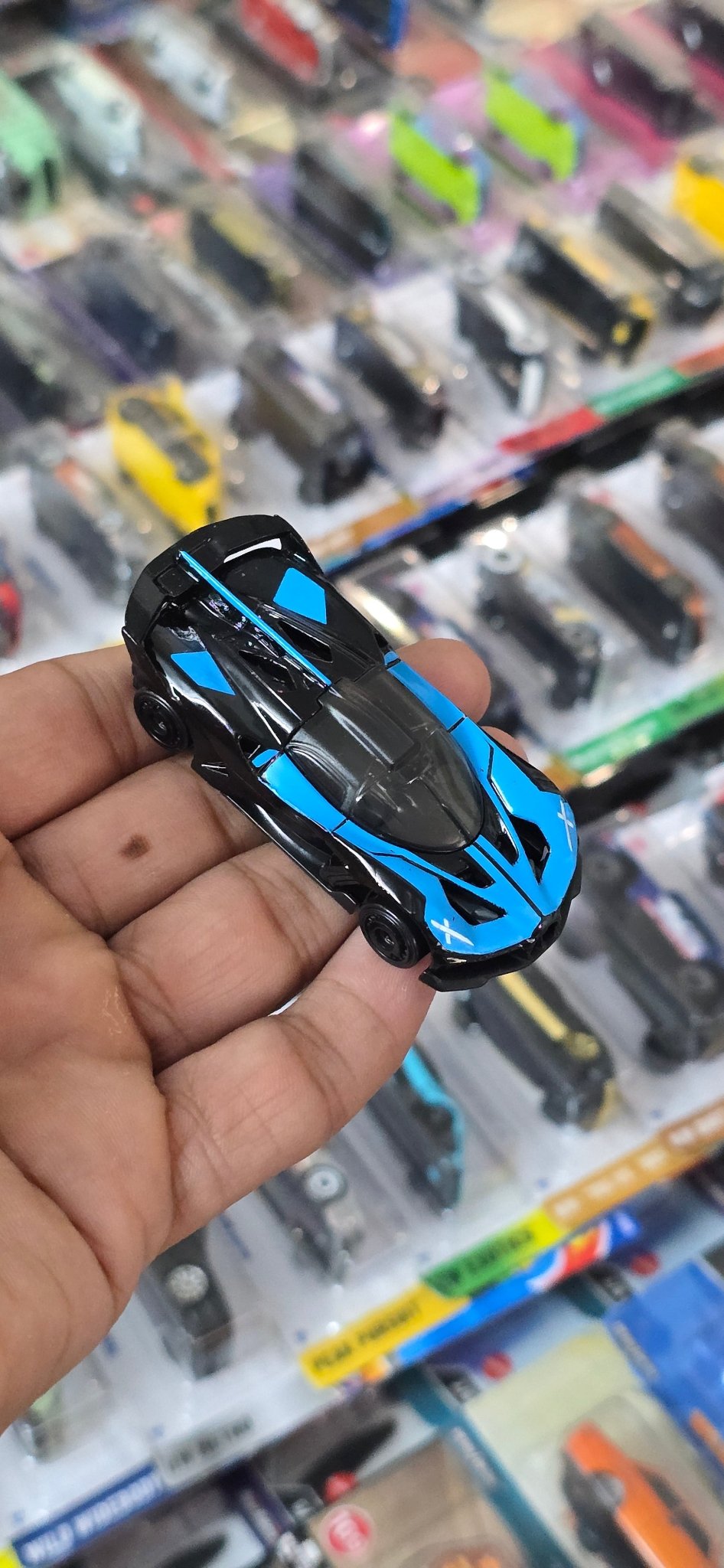 Hot Wheels Bugatti Bolide - Blue (Uncarded) - Kinder Logs