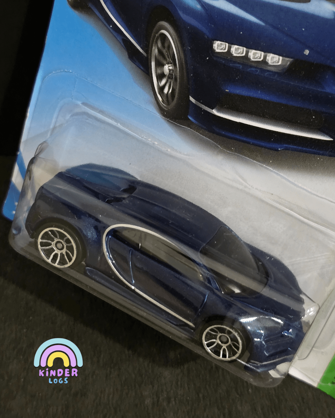 Hot Wheels Bugatti Chiron - Blue (Imported) - Kinder Logs