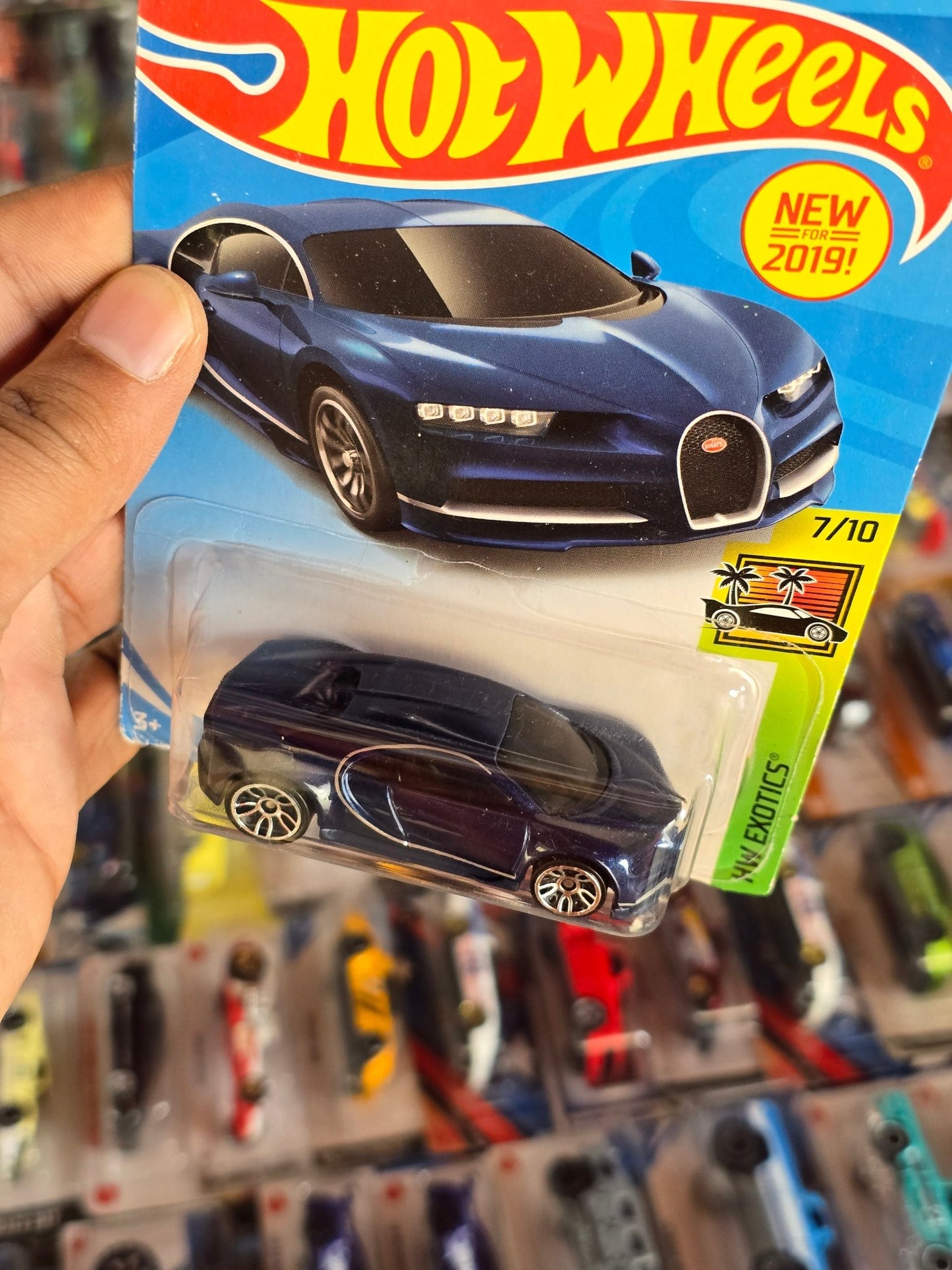 Hot Wheels Bugatti Chiron - Blue (Imported) - Kinder Logs