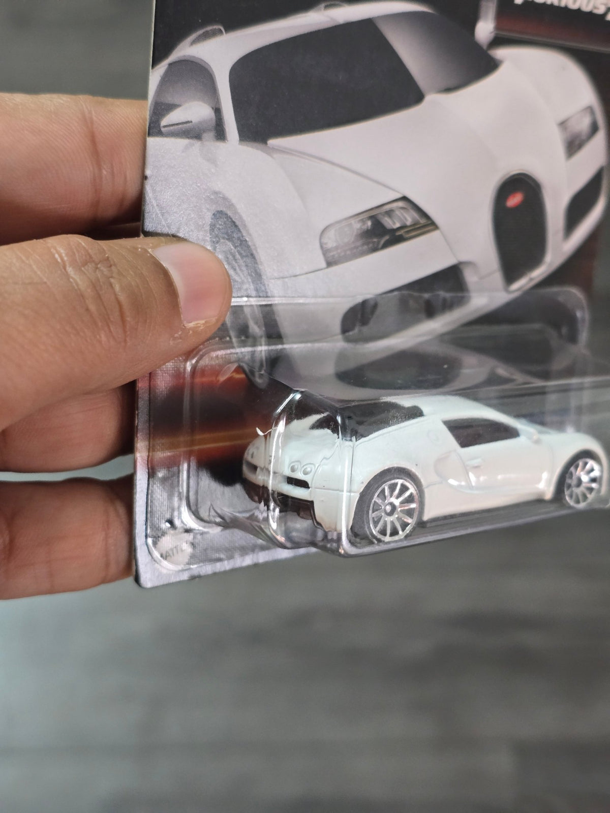 Hot Wheels Bugatti Veyron - White - Fast & Furious 7 (Imported) - Kinder Logs