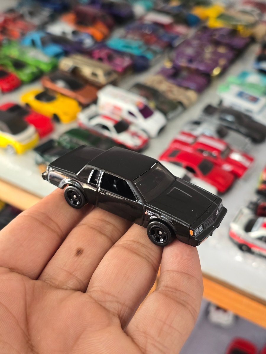 Hot Wheels Buick Regal GNX - Fast And Furious (Uncarded) - Kinder Logs