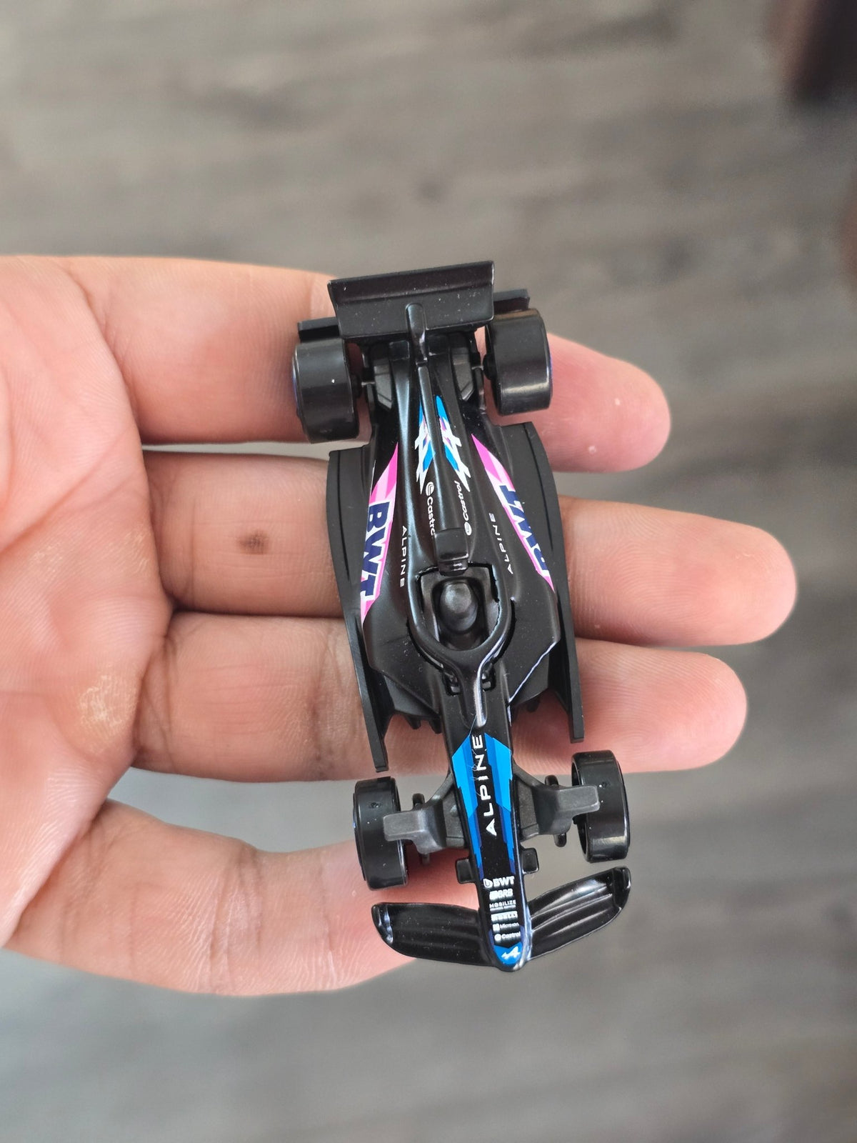 Hot Wheels BWT Alpine F1 Team Car (Uncarded - New) - Kinder Logs