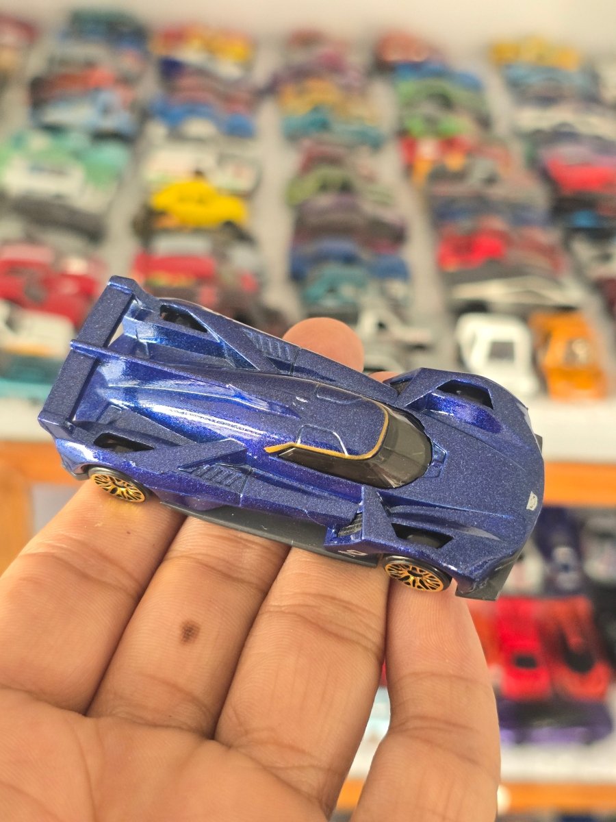 Hot Wheels Cadillac Project GTP Hypercar (Uncarded) - Kinder Logs
