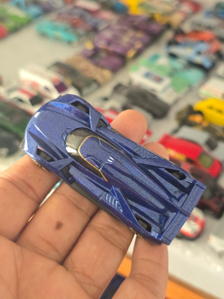 Hot Wheels Cadillac Project GTP Hypercar (Uncarded) - Kinder Logs