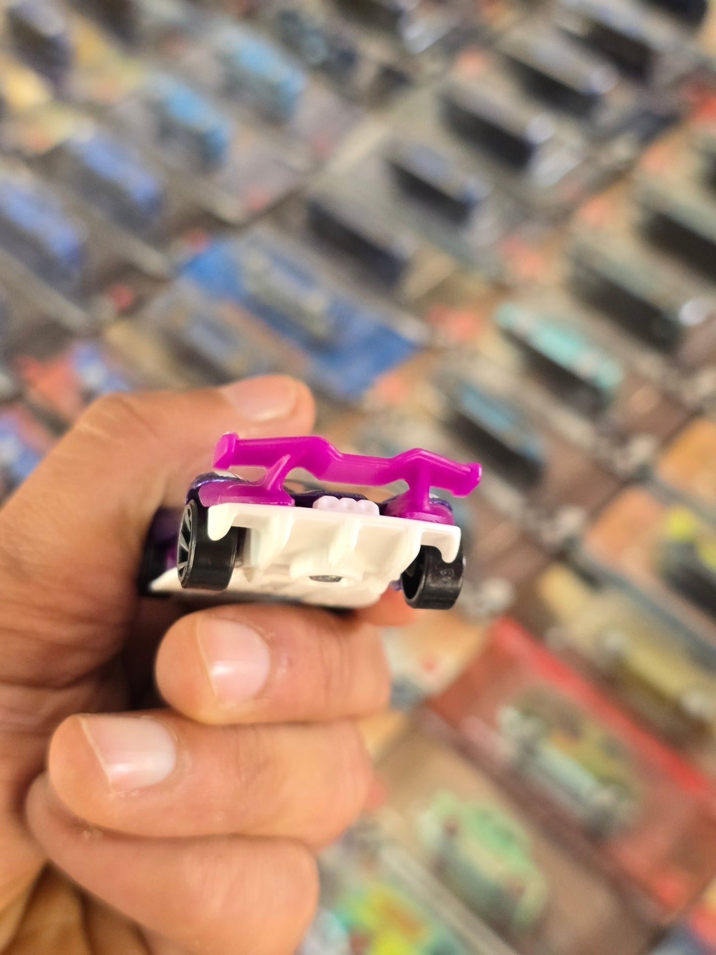 Hot Wheels Celero GT - Purple (Uncarded) - Kinder Logs