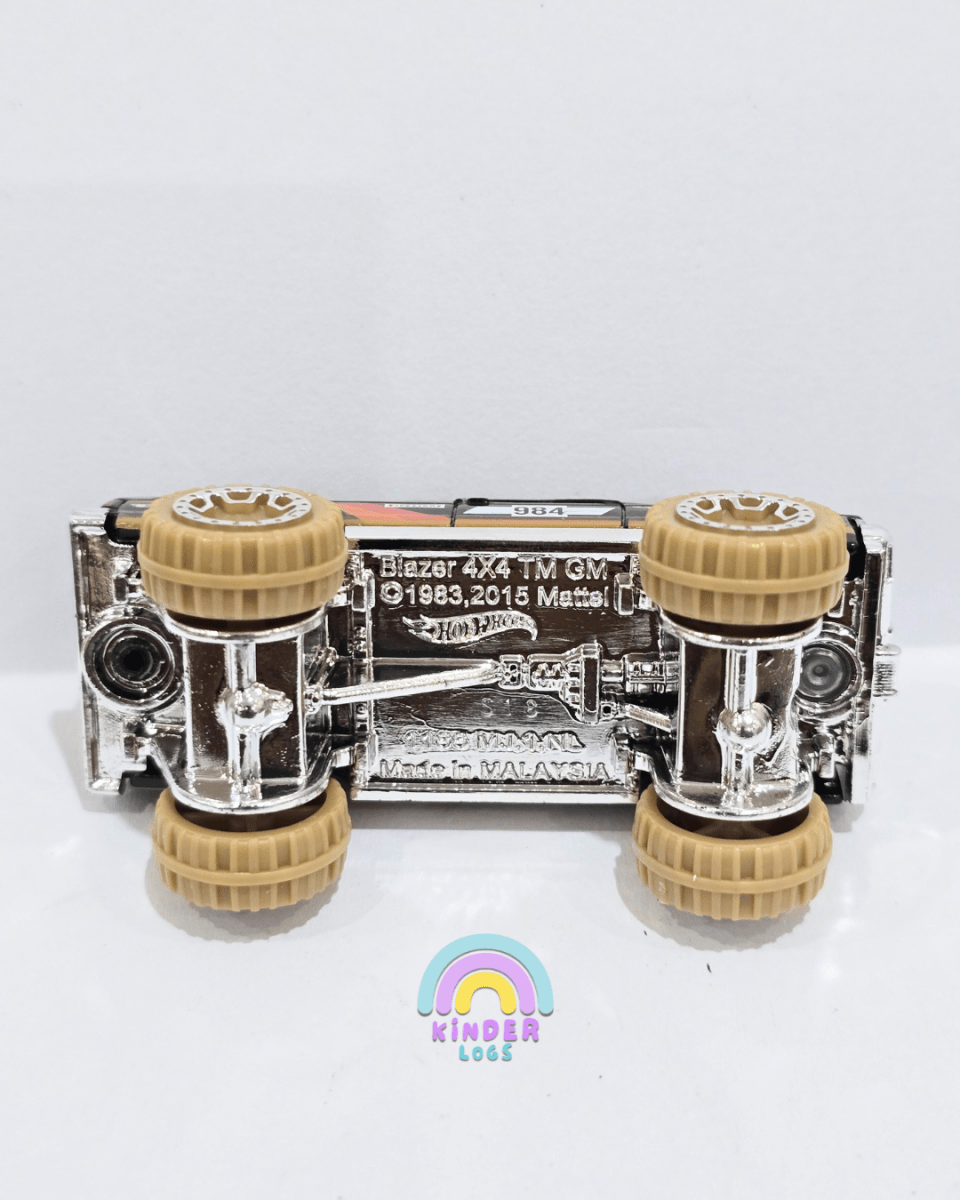 Hot Wheels Chevrolet Blazer 4x4 (Uncarded) - Kinder Logs