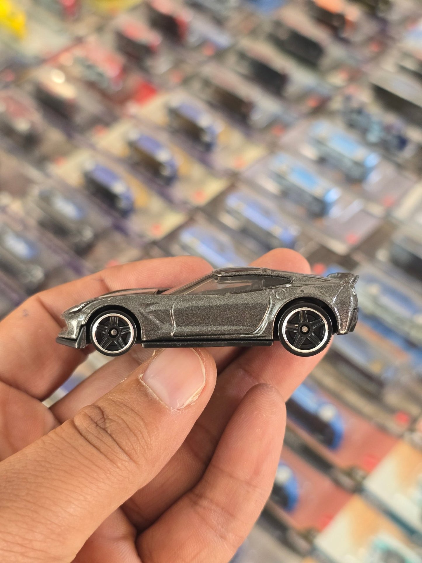 Hot Wheels Chevrolet Corvette C7 Z06 - Grey (Uncarded) - Kinder Logs