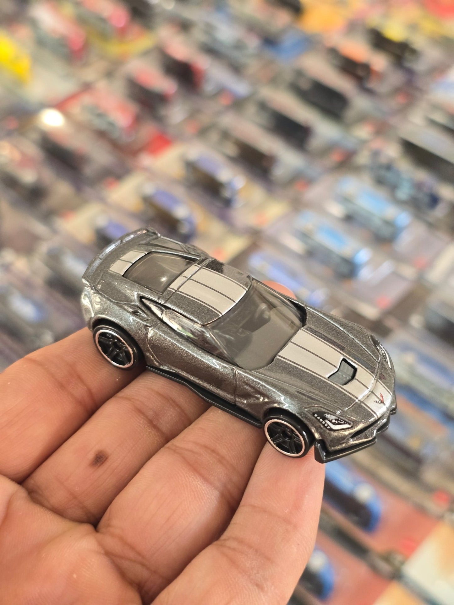 Hot Wheels Chevrolet Corvette C7 Z06 - Grey (Uncarded) - Kinder Logs