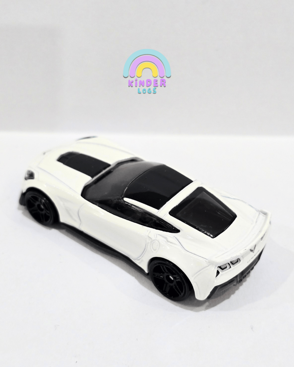 Hot Wheels Chevrolet Corvette C7 Z06 - White (Uncarded) - Kinder Logs