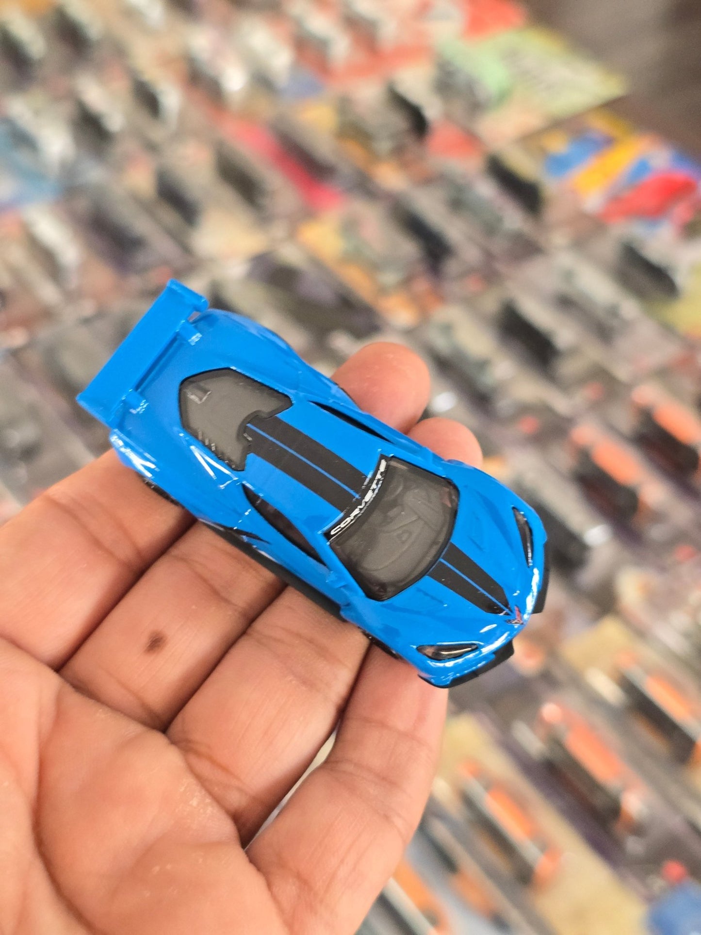 Hot Wheels Chevrolet Corvette C8.R (Uncarded) - Kinder Logs