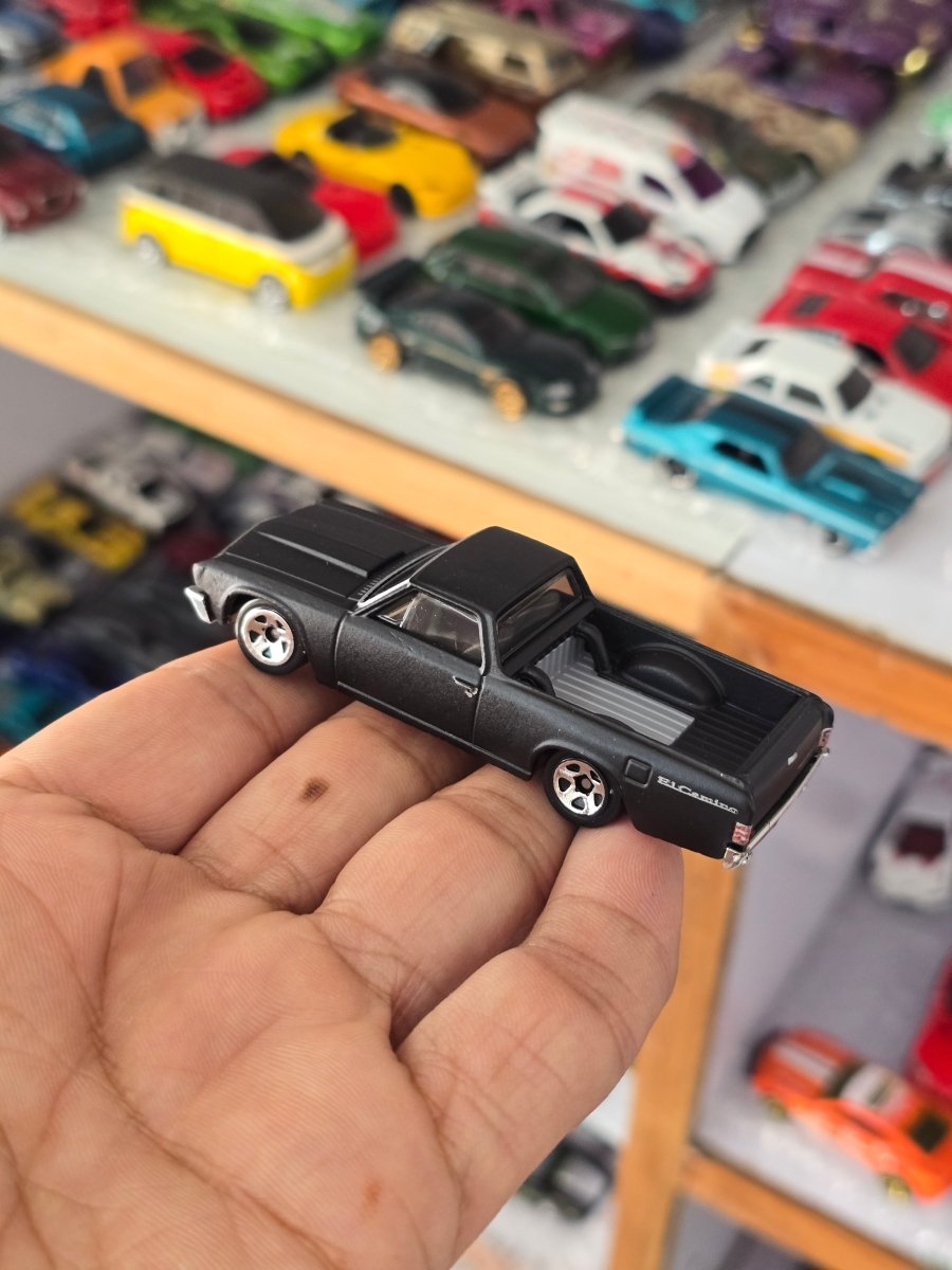 Hot Wheels Chevrolet El Camino - Fast And Furious (Uncarded) - Kinder Logs
