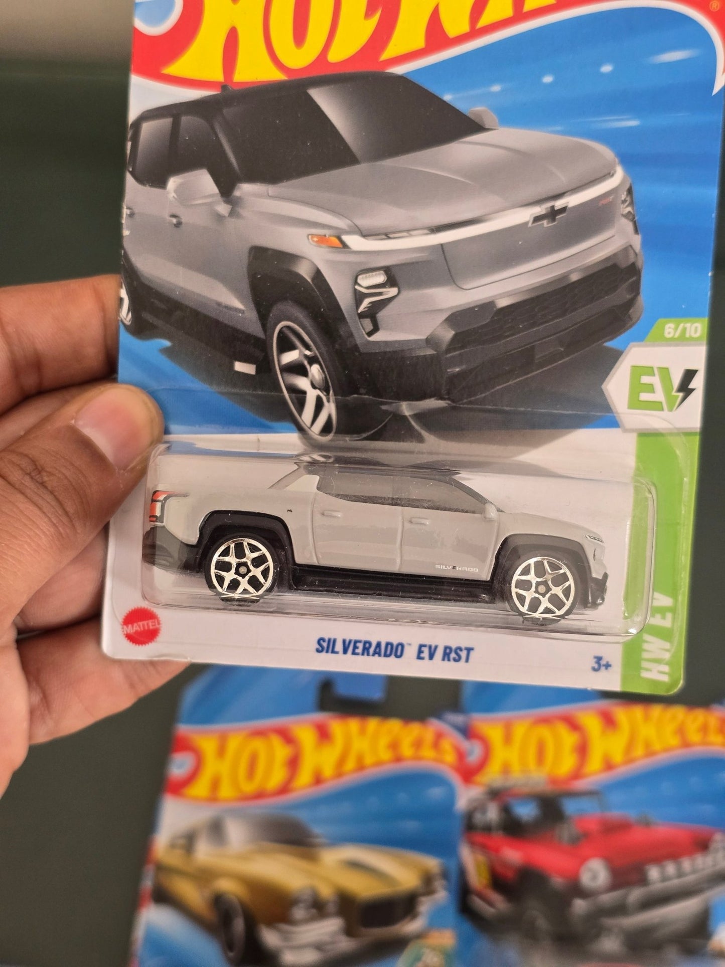 Hot Wheels Chevrolet Silverado EV RST - Grey (Imported) - Kinder Logs