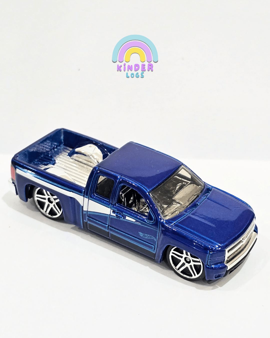 Hot Wheels Chevy Silverado - Blue (Uncarded) - Kinder Logs