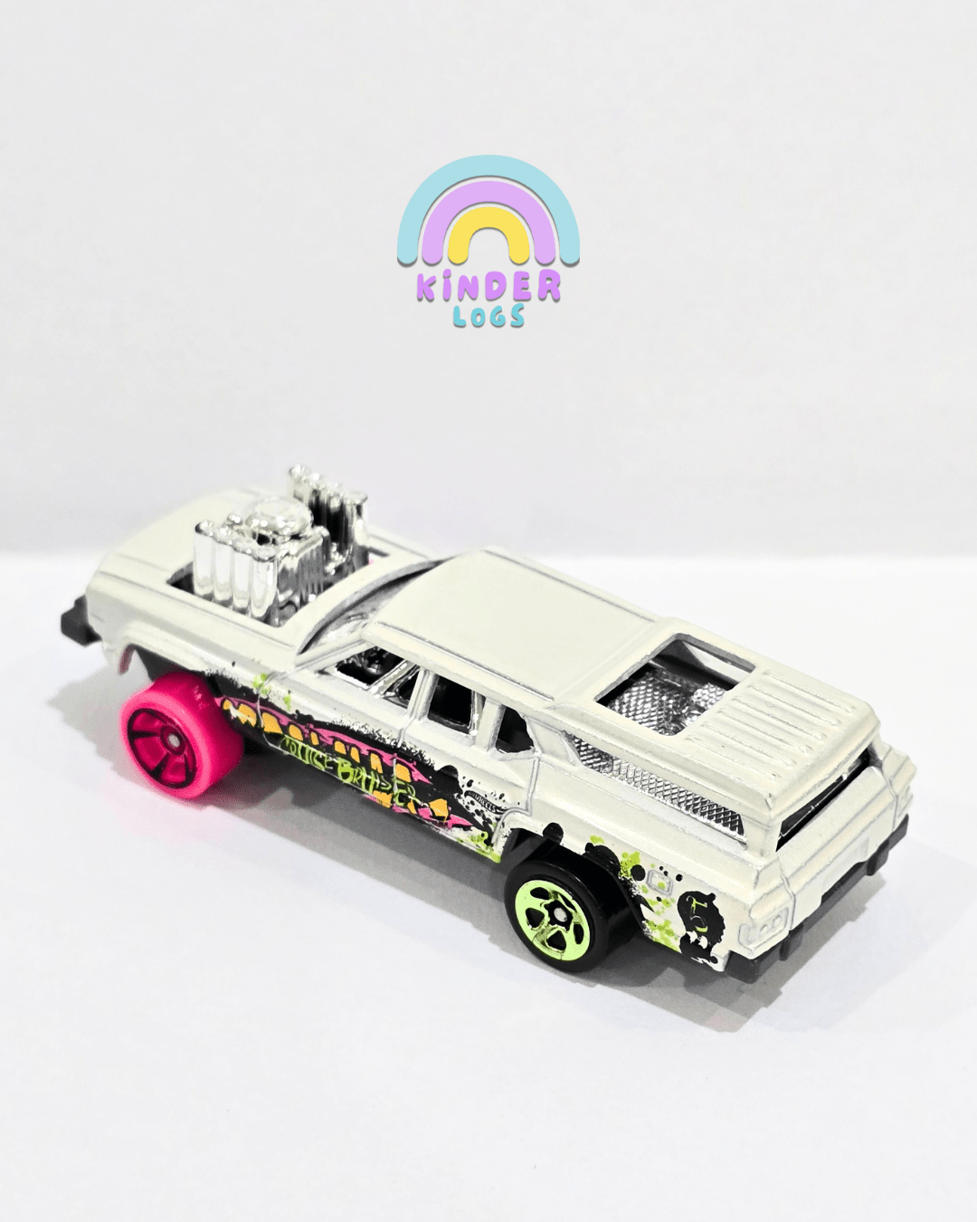 Hot Wheels Cruise Bruiser - White (Uncarded) - Kinder Logs