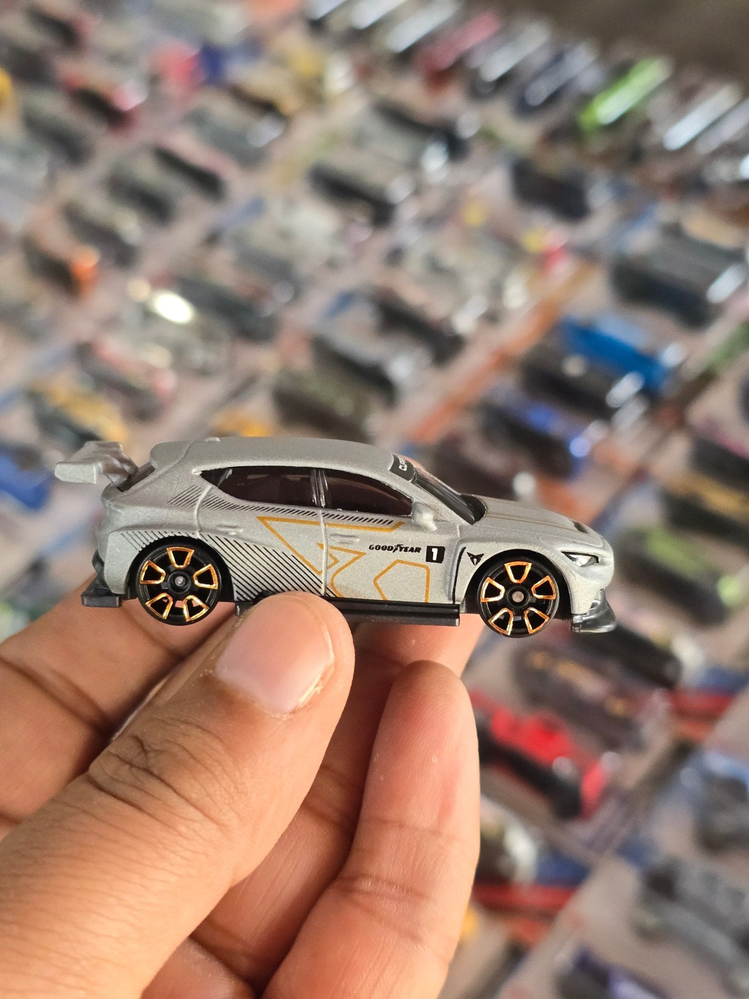Hot Wheels CUPRA e - RACER - Grey (Uncarded) - Kinder Logs