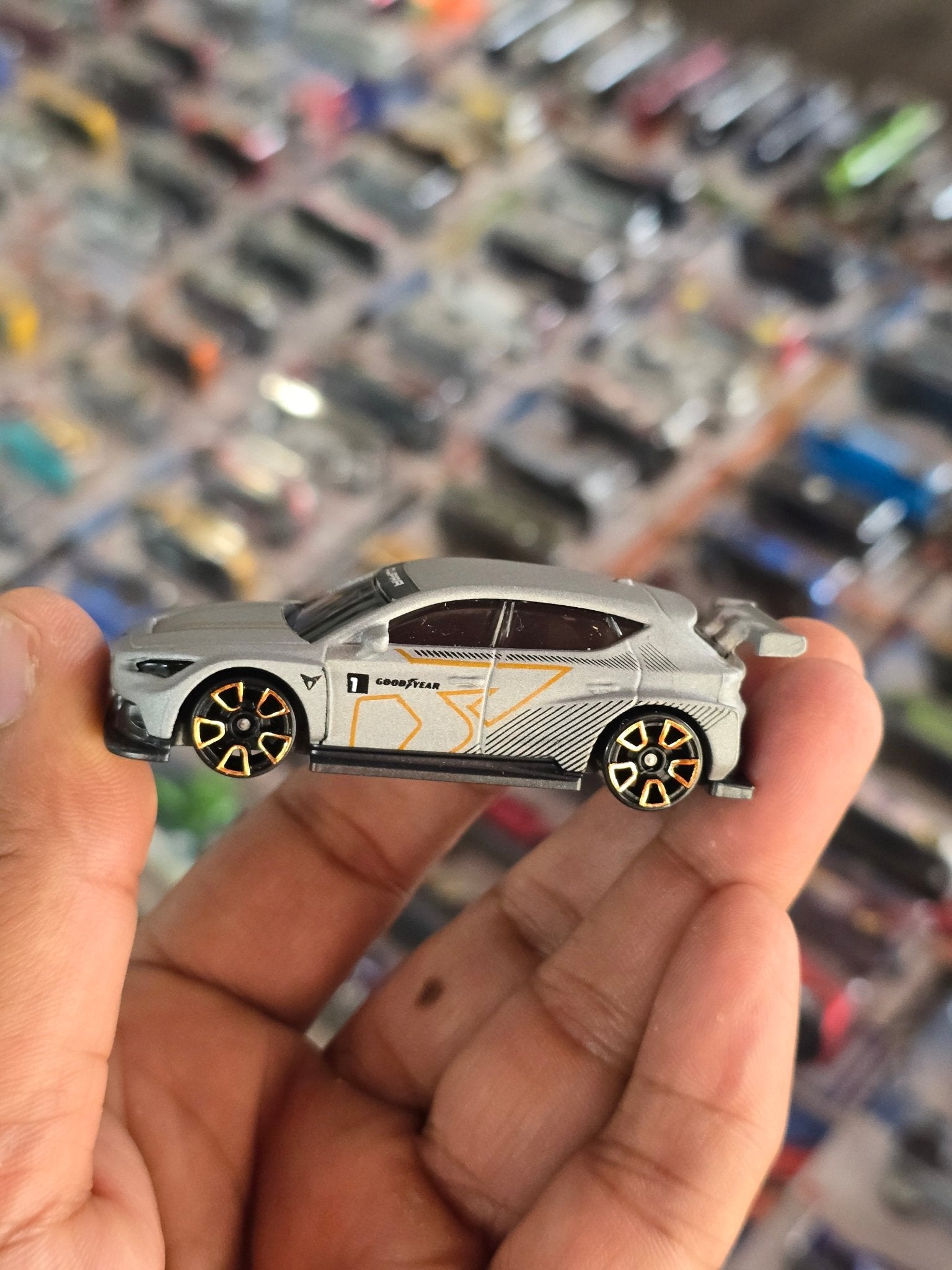 Hot Wheels CUPRA e - RACER - Grey (Uncarded) - Kinder Logs