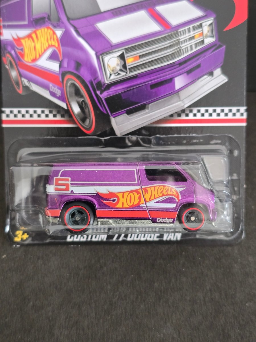 Hot Wheels Custom 1977 Dodge Van - 2020 Collector Edition - Kinder Logs