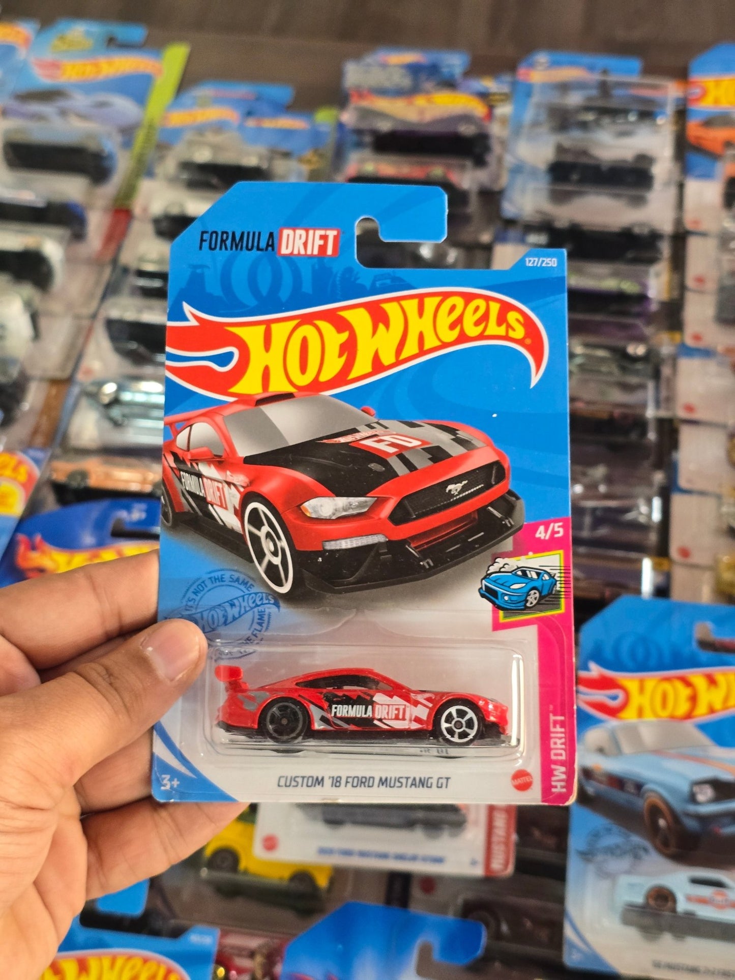 Hot Wheels Custom 2018 Ford Mustang GT - Formula Drift (Imported) - Kinder Logs
