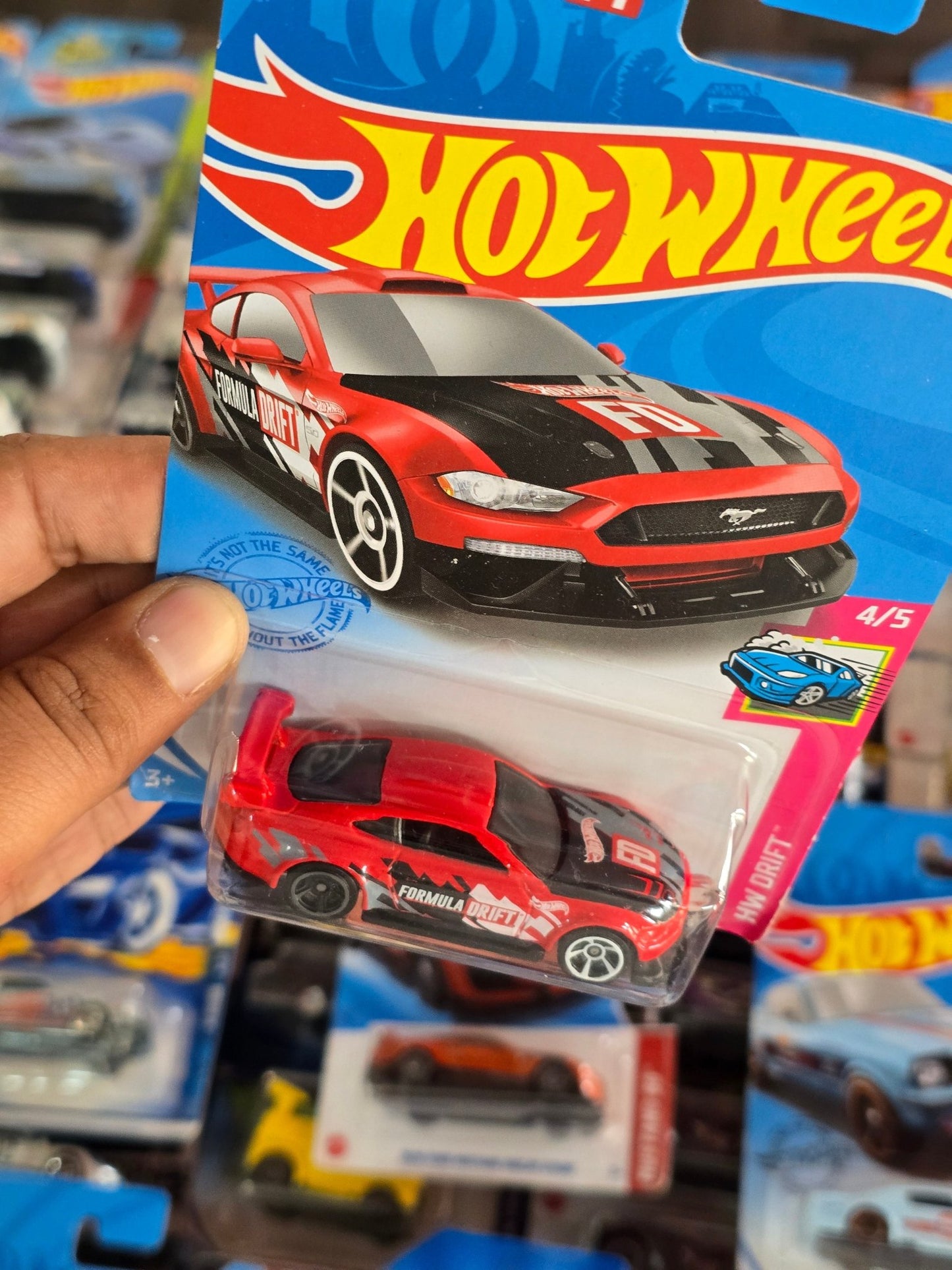 Hot Wheels Custom 2018 Ford Mustang GT - Formula Drift (Imported) - Kinder Logs