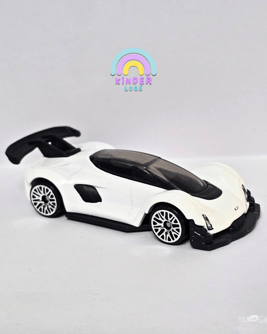 Hot Wheels CZinger 21C - White (Uncarded - New) - Kinder Logs