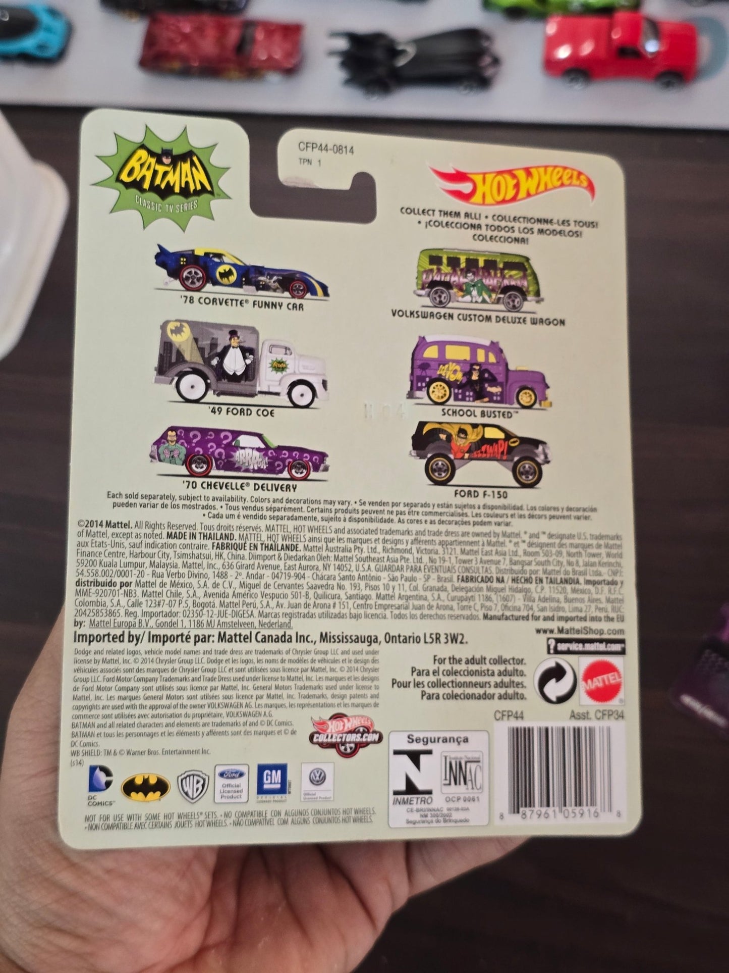Hot Wheels DC Comics Batman 1949 Ford COE (Imported) - Kinder Logs