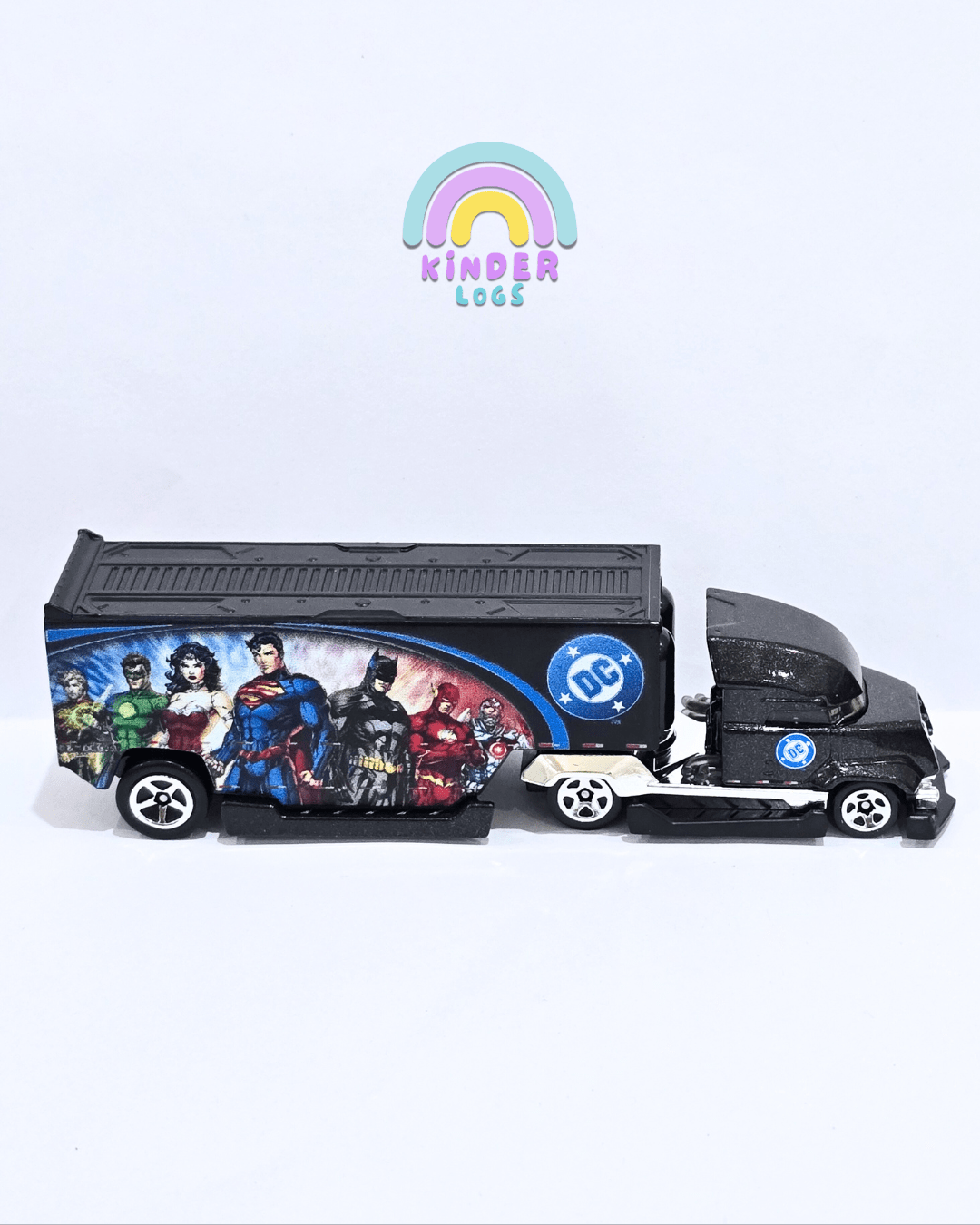Hot Wheels DC Comics Hype Hauler (Uncarded) - Kinder Logs