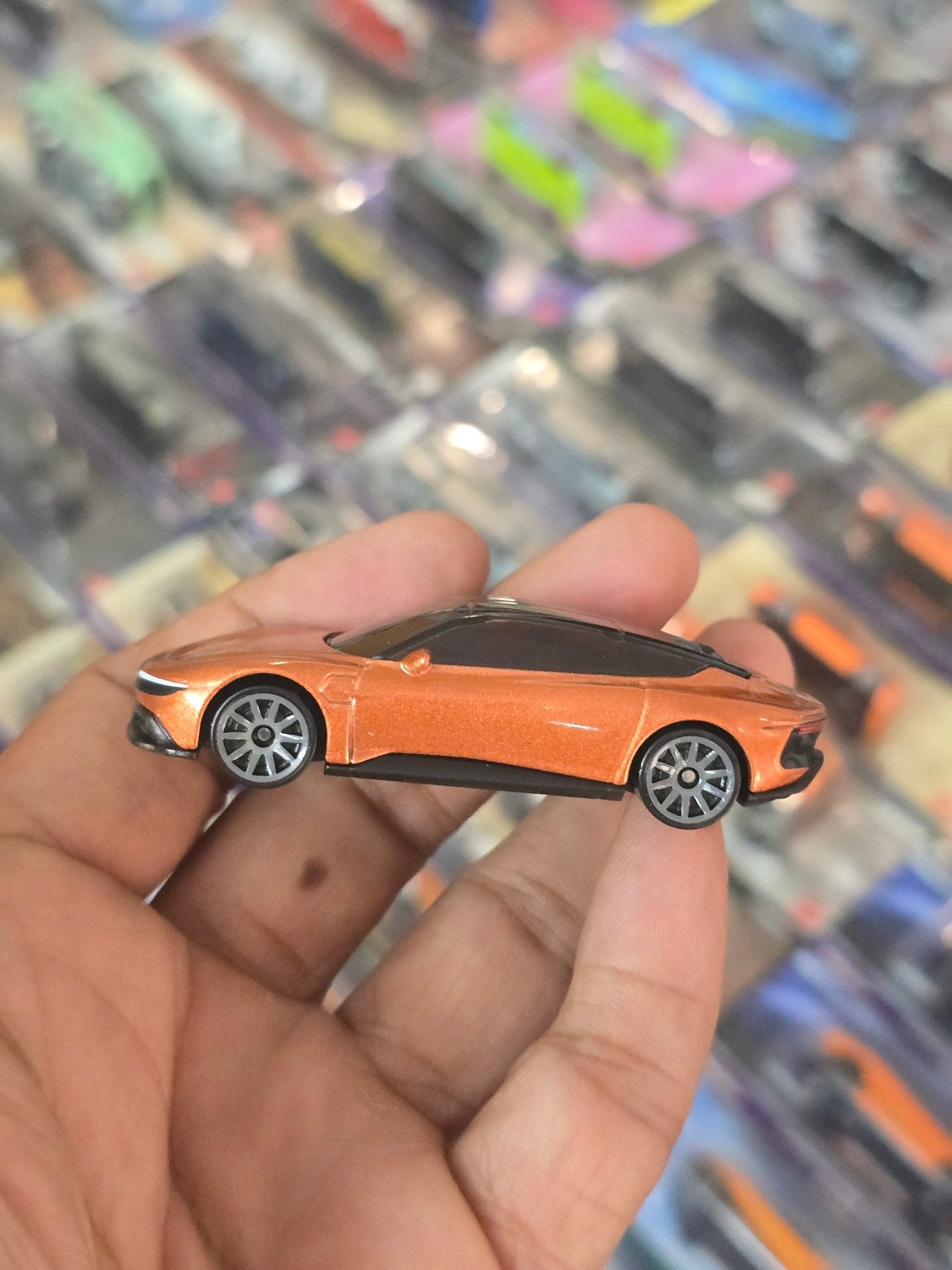 Hot Wheels DeLorean Alpha 5 - Orange (Uncarded) - Kinder Logs