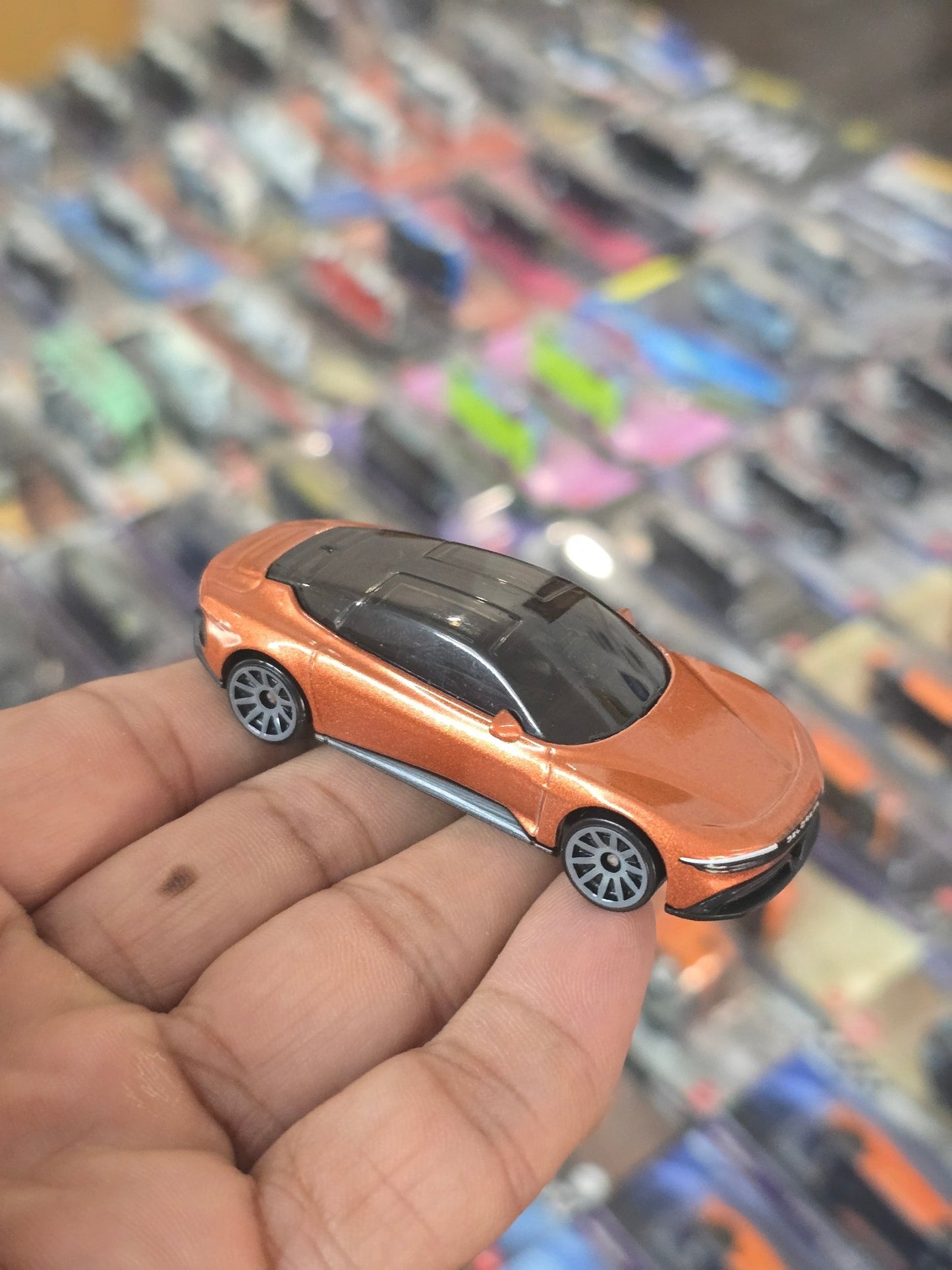 Hot Wheels DeLorean Alpha 5 - Orange (Uncarded) - Kinder Logs